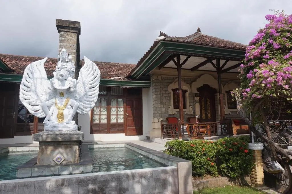 Bali Taman Beach Resort & Spa Lovina