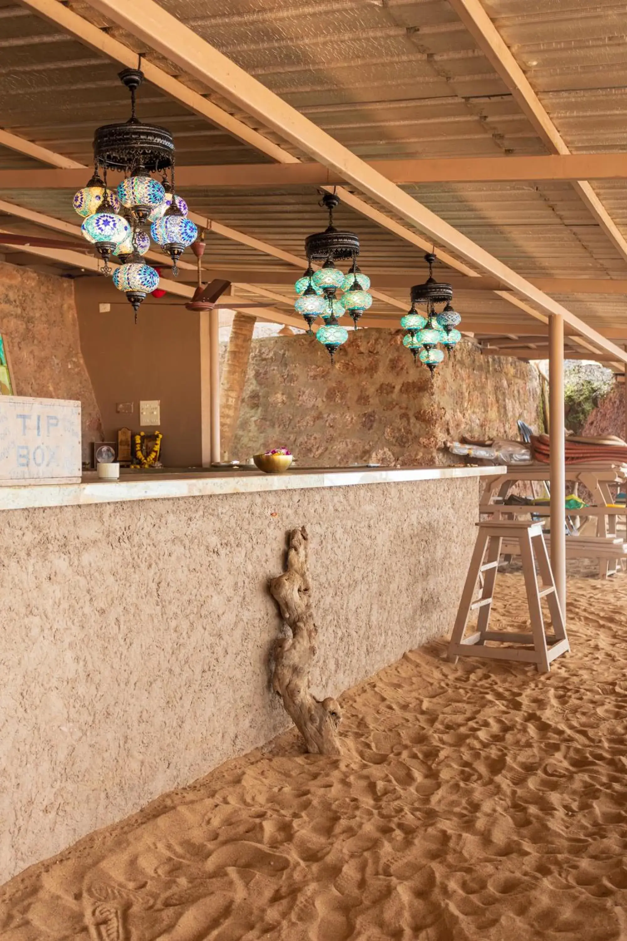 Restaurant/places to eat in Dwarka Beach Resort Goa Restaurant/places to eat in Dwarka Beach Resort Goa