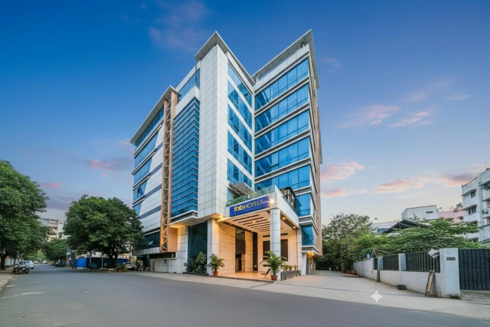 Property building in FabHotel Aksa International - Nr Mumbai International Airport