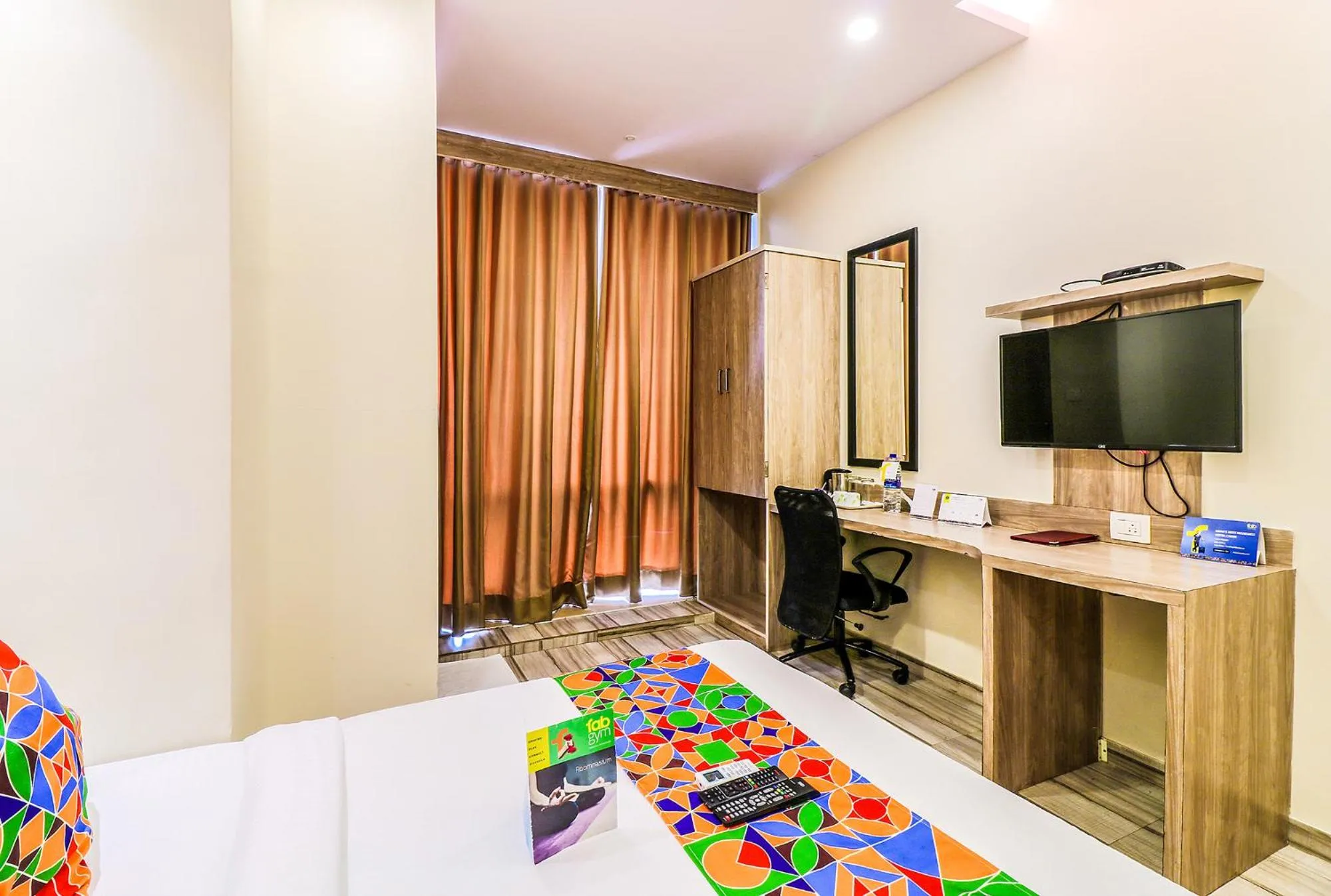 Bedroom, Bed in FabHotel Aksa International - Nr Mumbai International Airport