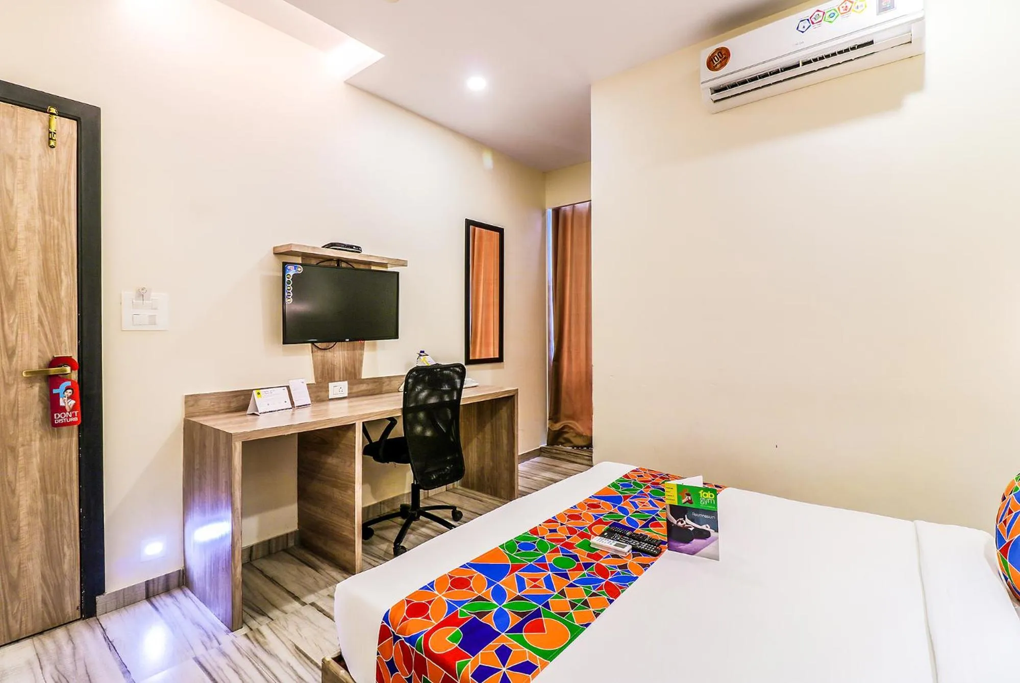 Bedroom, Bed in FabHotel Aksa International - Nr Mumbai International Airport