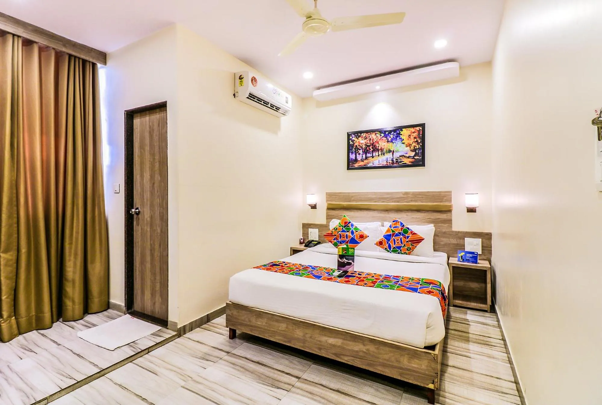 View (from property/room), Bed in FabHotel Aksa International - Nr Mumbai International Airport