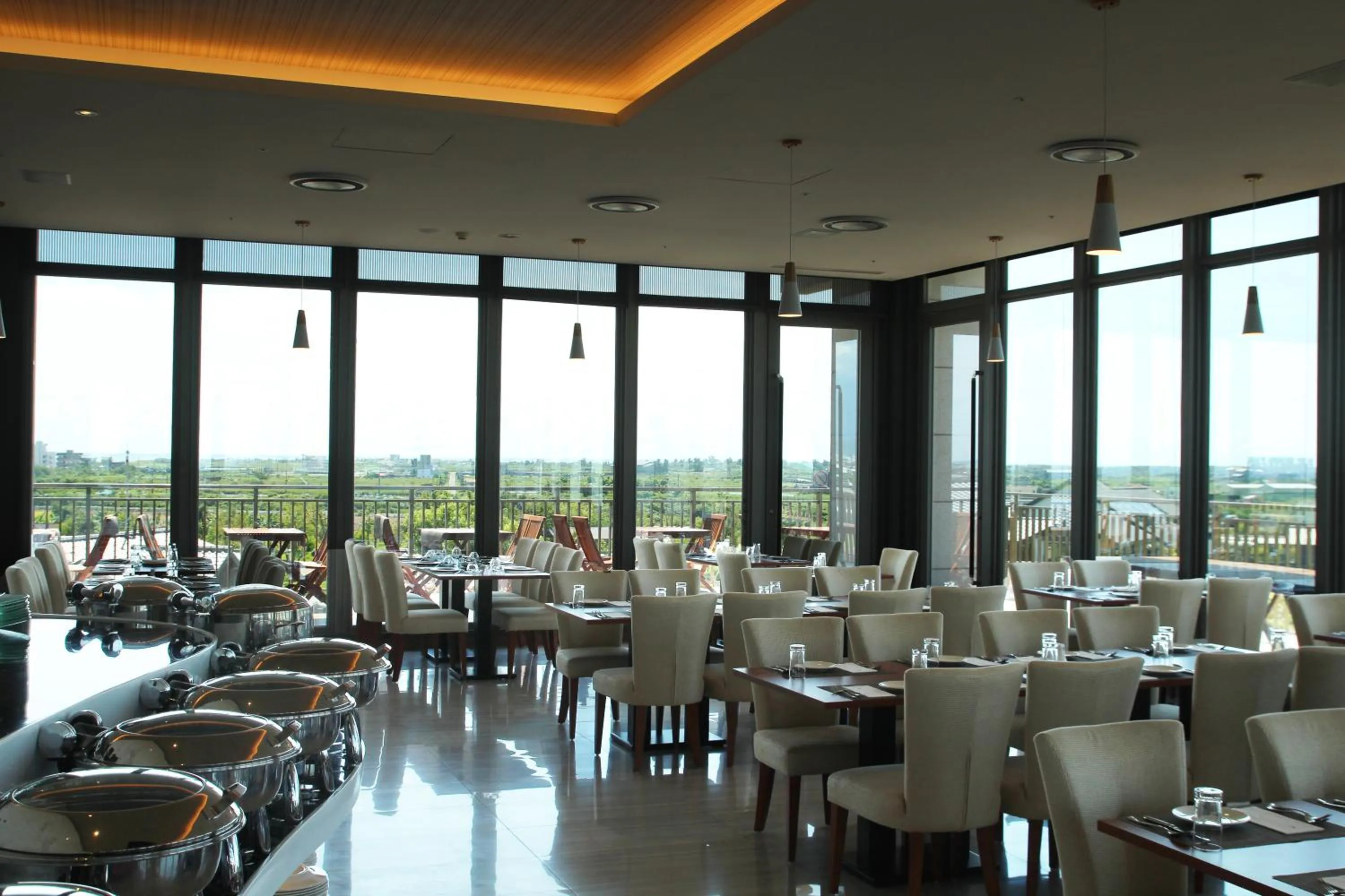 Restaurant/places to eat in Dancewoods Hotel