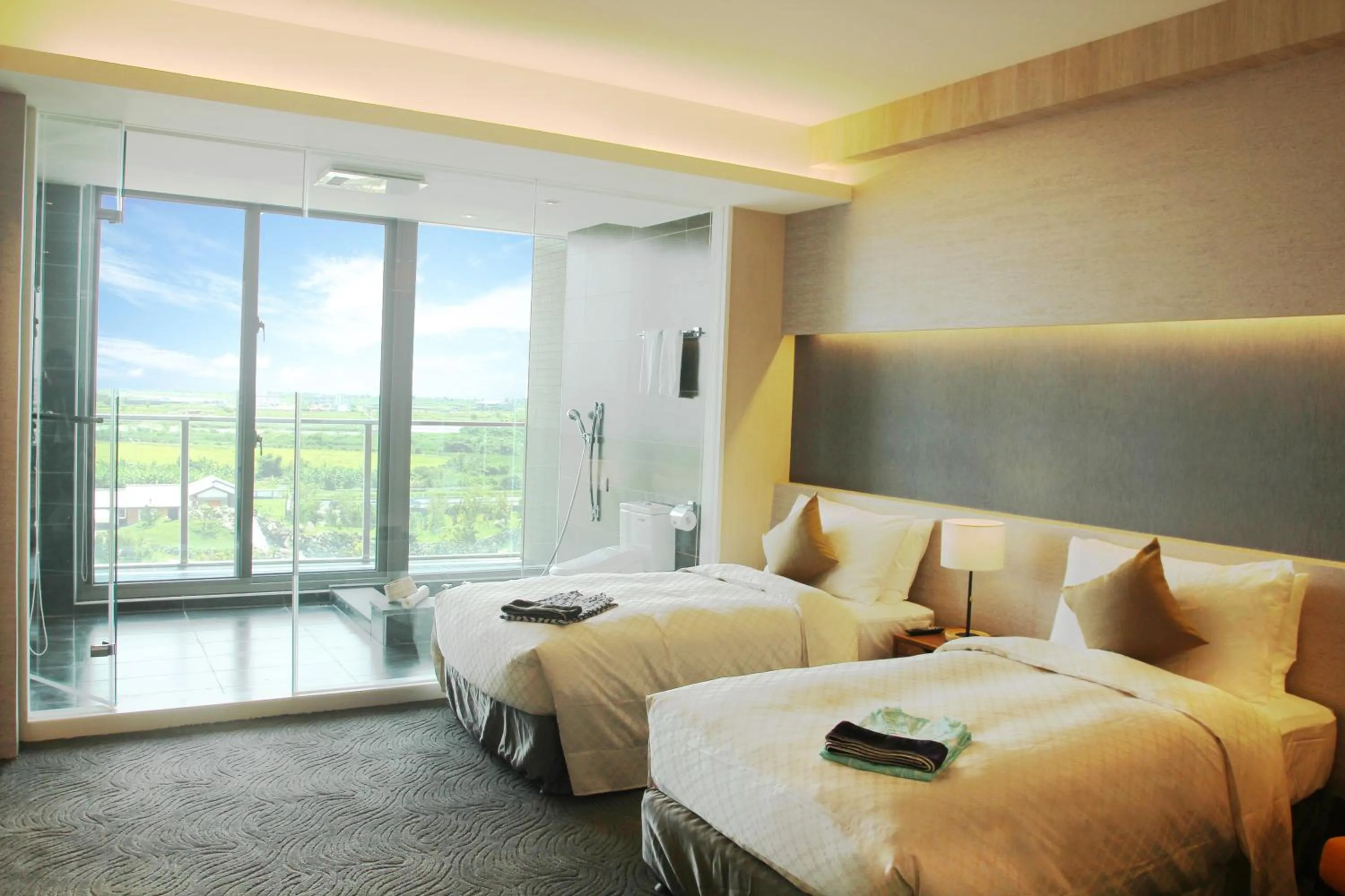 Sea view, Bed in Dancewoods Hotel