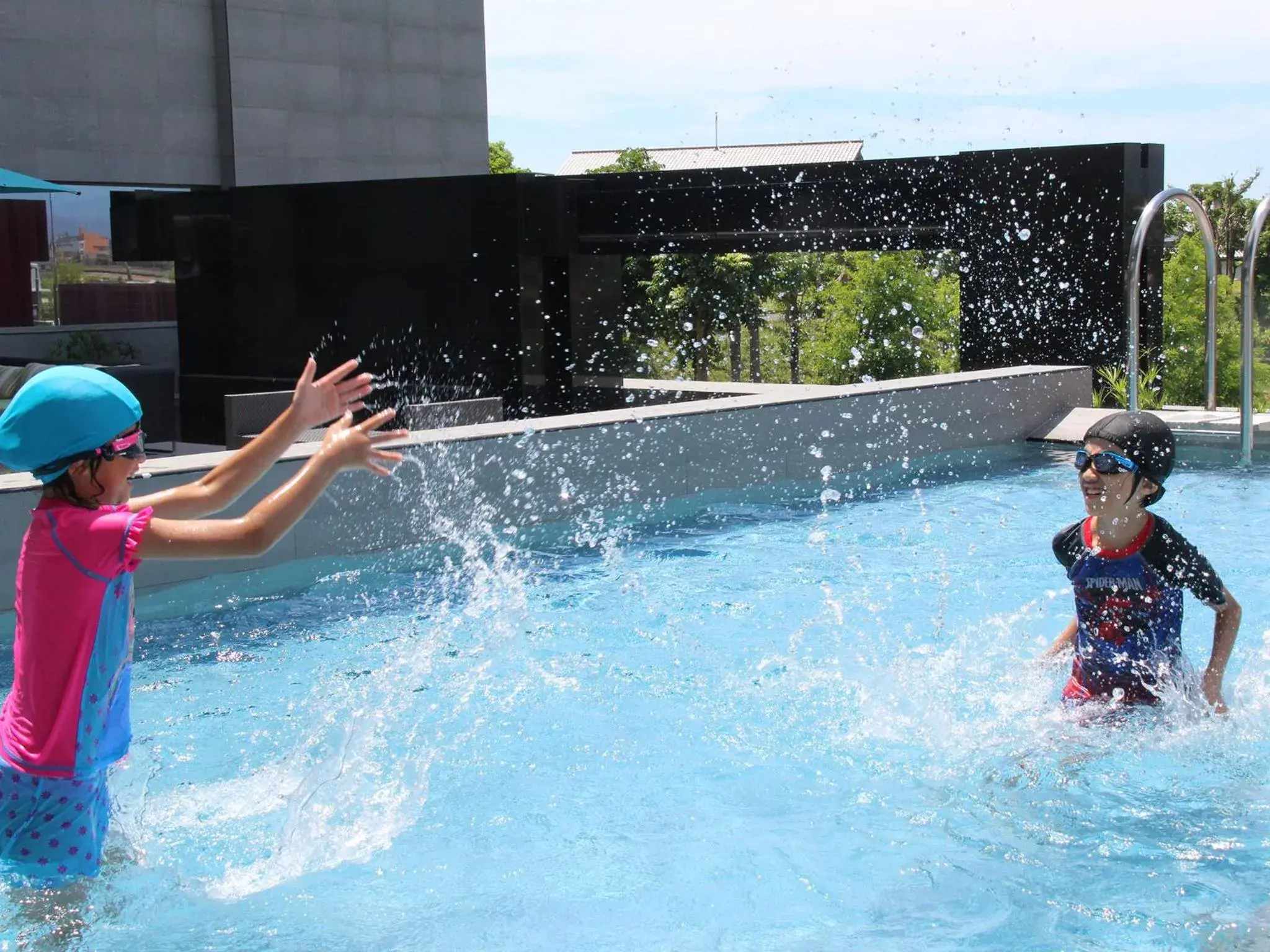 Swimming pool in Dancewoods Hotel Swimming pool in Dancewoods Hotel