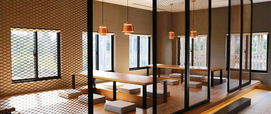 Restaurant/places to eat in Dancewoods Hotel