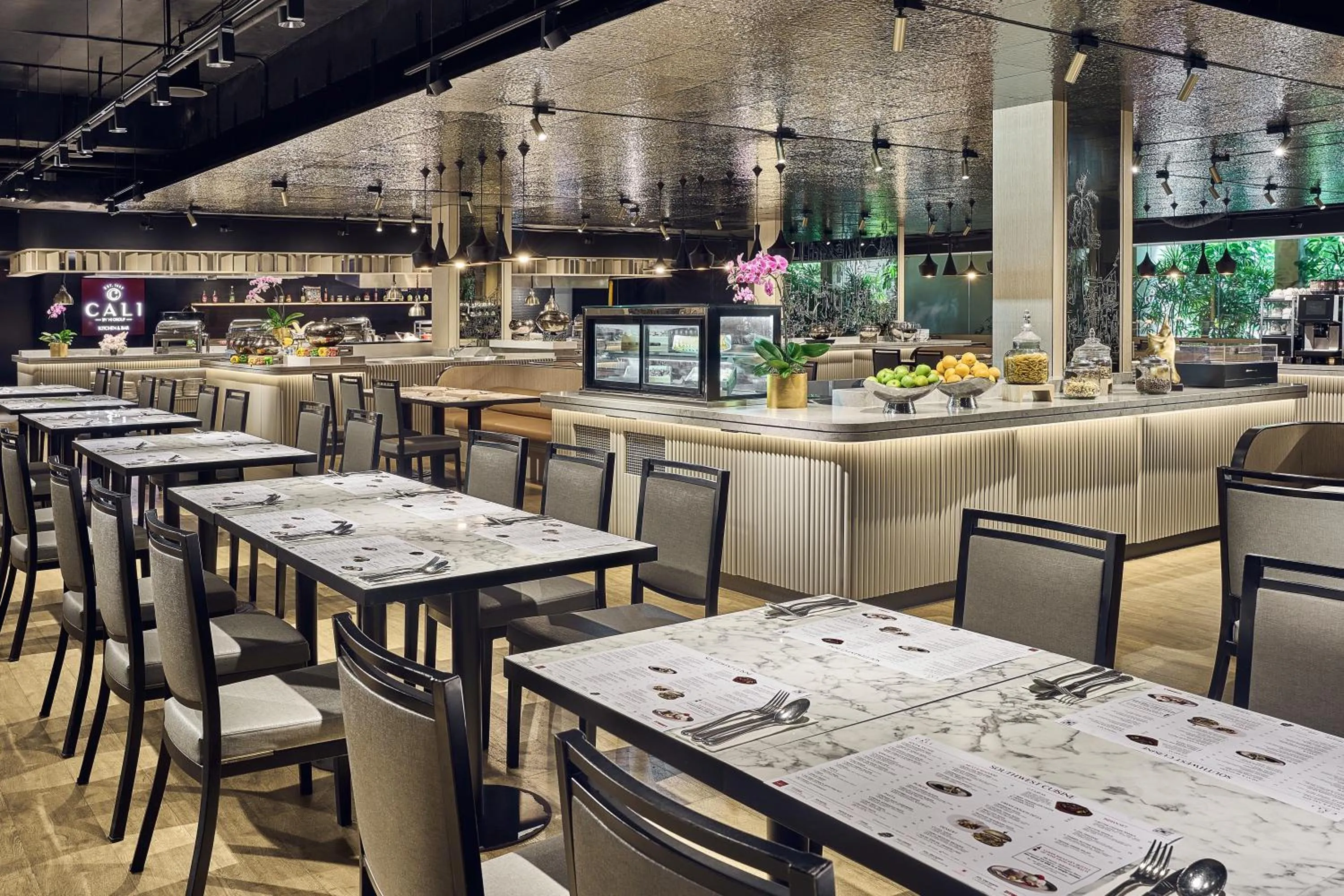 Restaurant/places to eat in Novotel Singapore on Kitchener