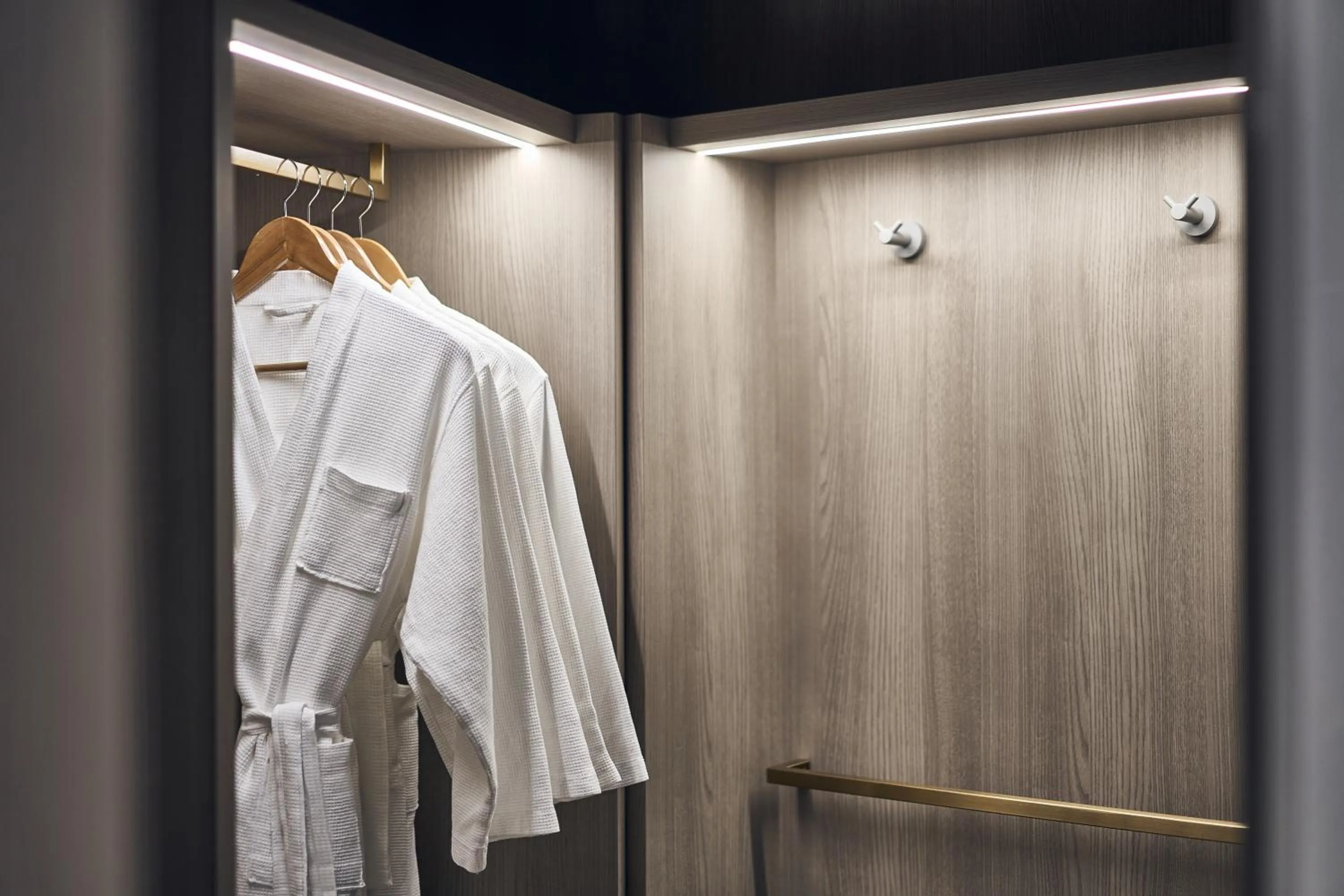 wardrobe in Novotel Singapore on Kitchener