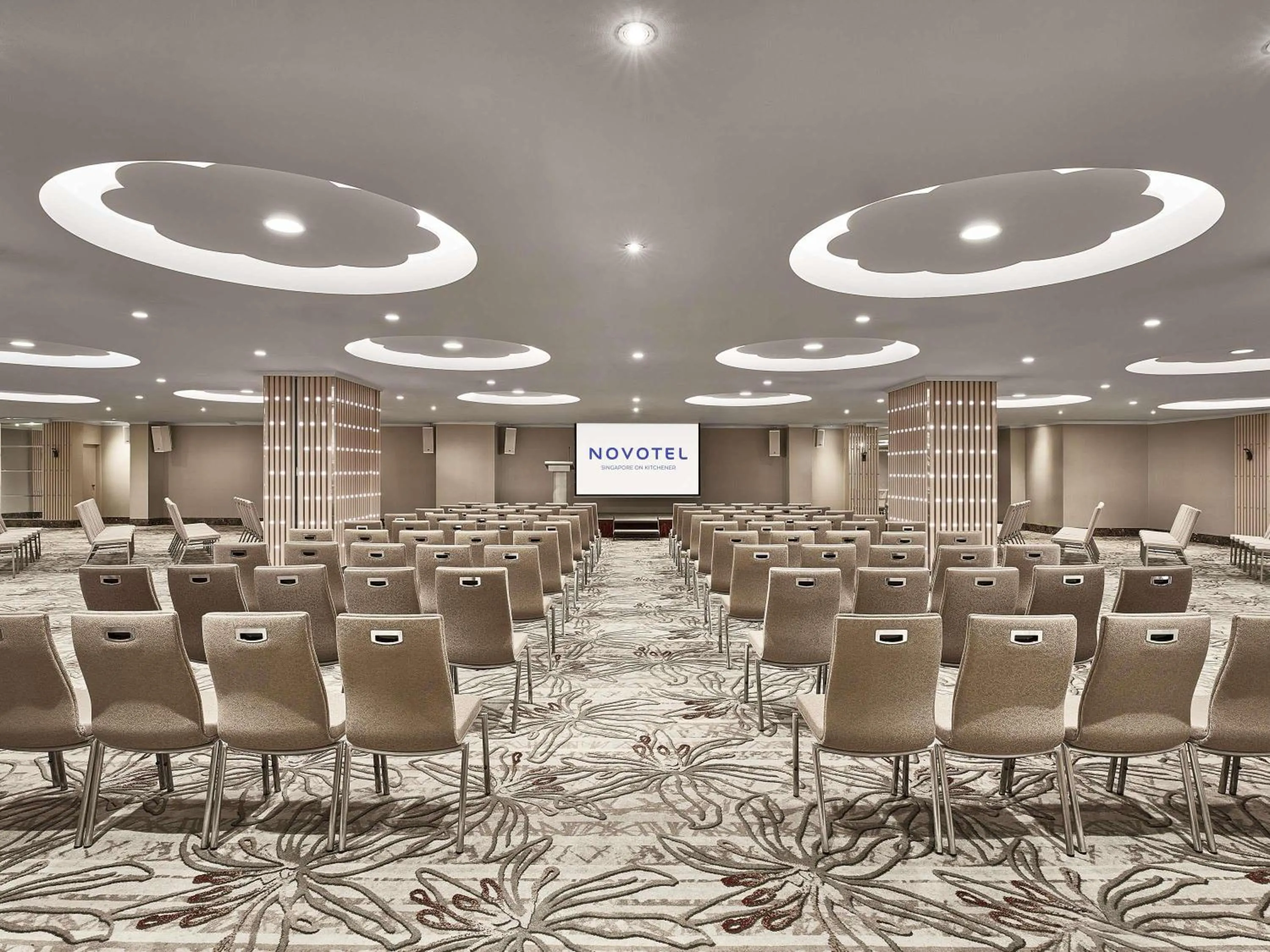 Meeting/conference room in Novotel Singapore on Kitchener