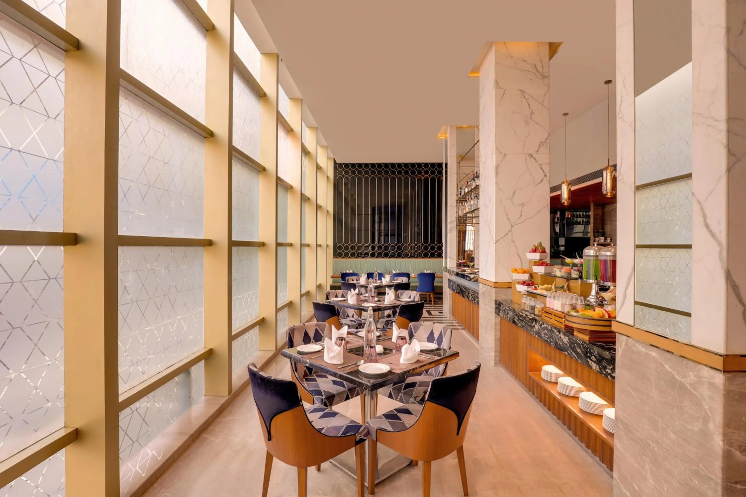 Restaurant/places to eat in Lemon Tree Premier, Malad, Mumbai