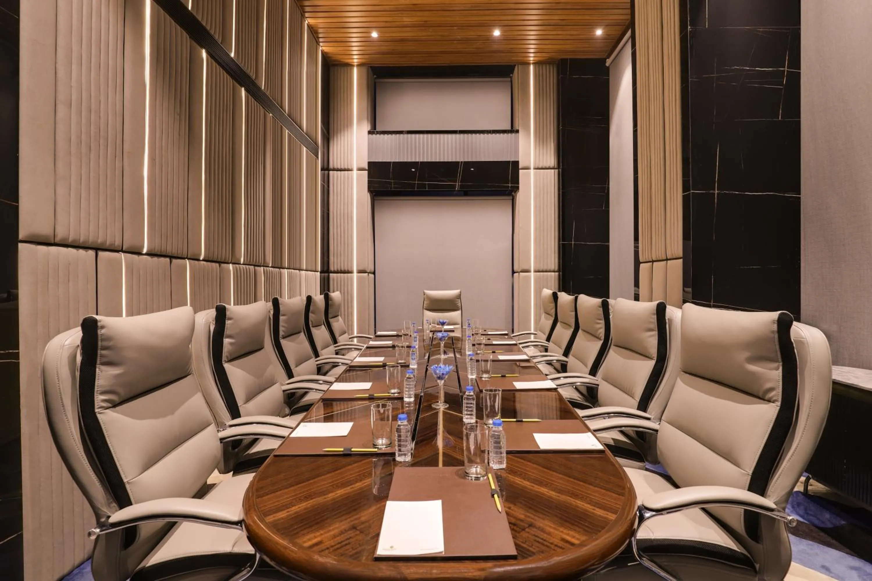 Banquet/Function facilities in Lemon Tree Premier, Malad, Mumbai