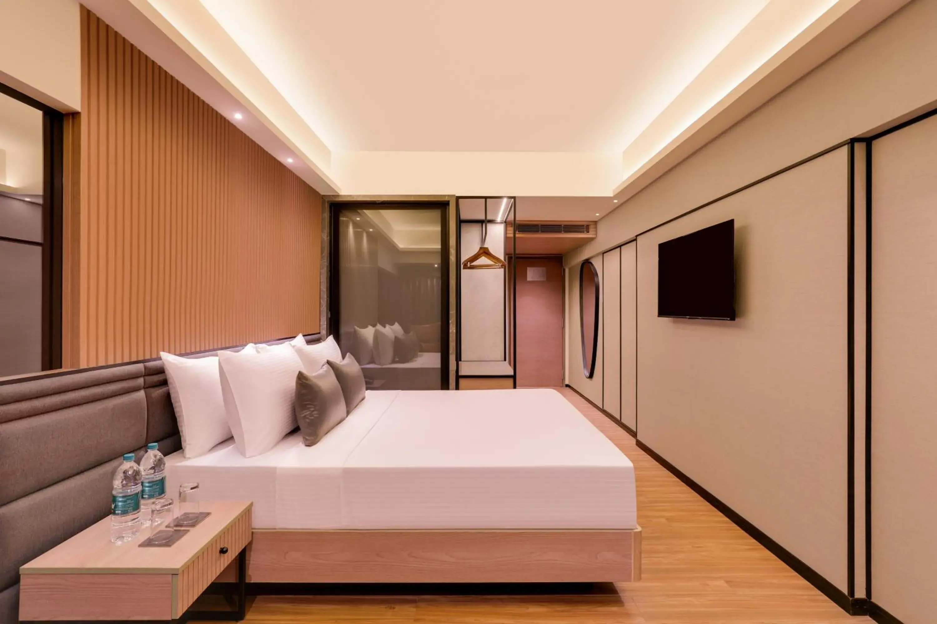 Executive Queen Room - single occupancy in Lemon Tree Premier, Malad, Mumbai Executive Queen Room - single occupancy in Lemon Tree Premier, Malad, Mumbai