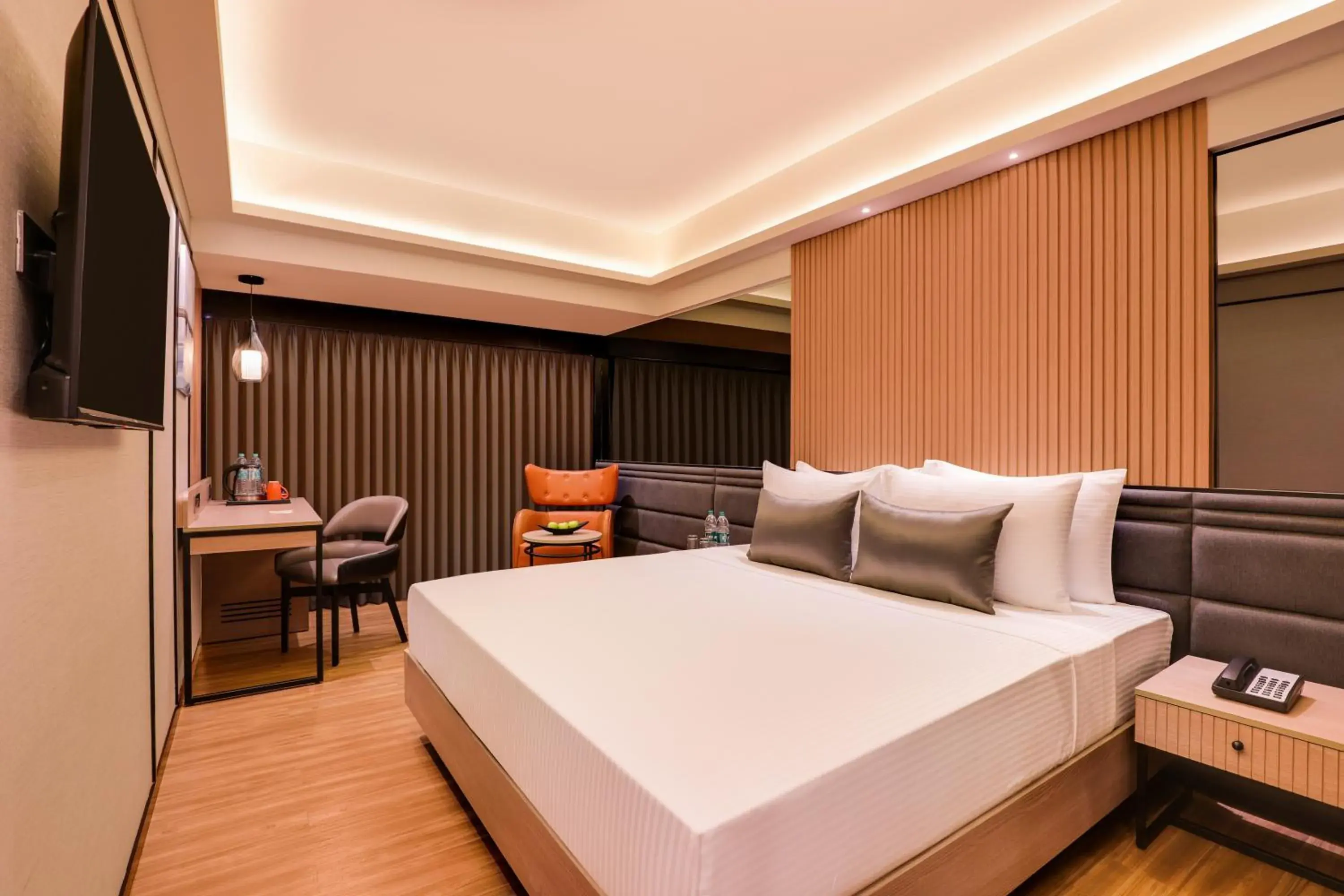 Executive King Room - single occupancy in Lemon Tree Premier, Malad, Mumbai Executive King Room - single occupancy in Lemon Tree Premier, Malad, Mumbai