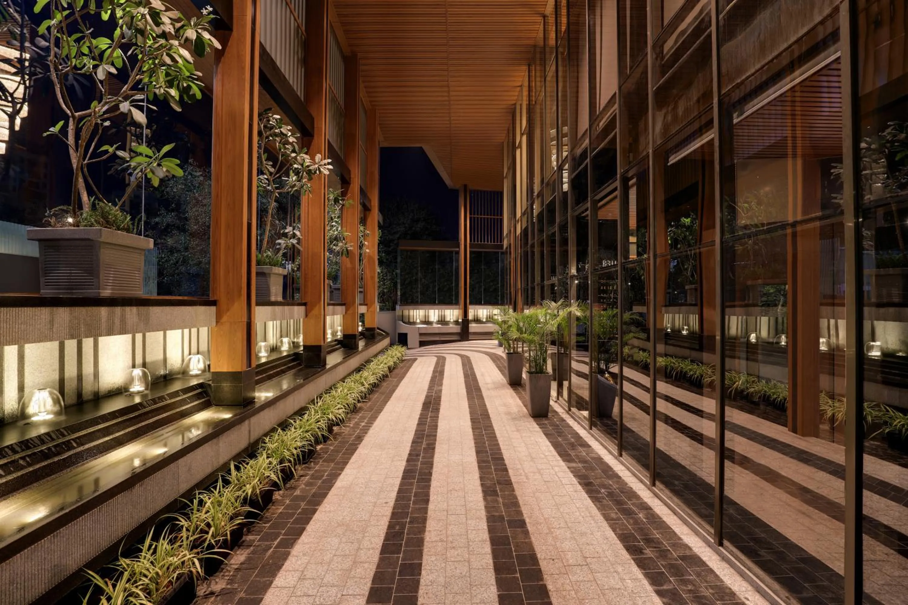 Facade/entrance in Lemon Tree Premier, Malad, Mumbai