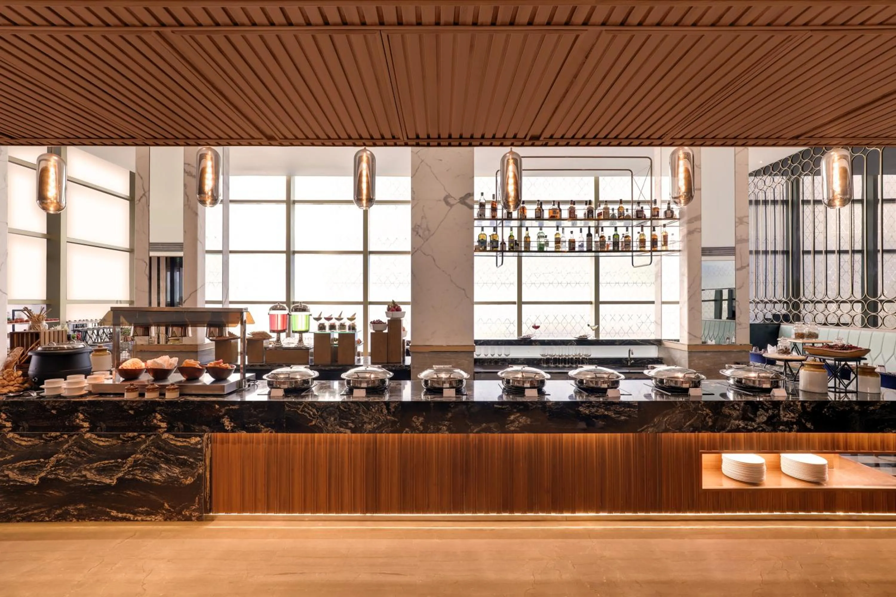 Restaurant/places to eat in Lemon Tree Premier, Malad, Mumbai