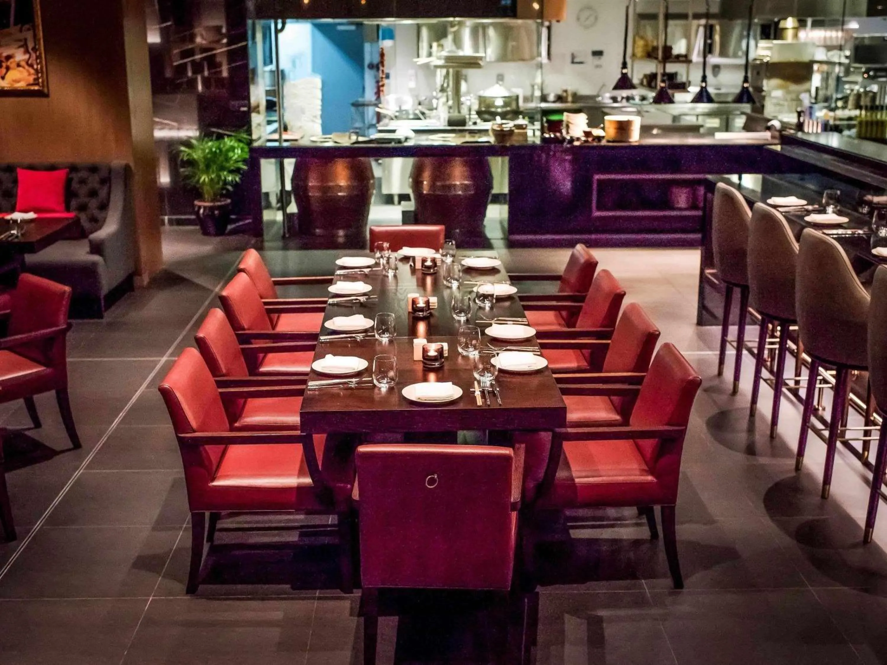 Restaurant/places to eat in Novotel Muscat Airport