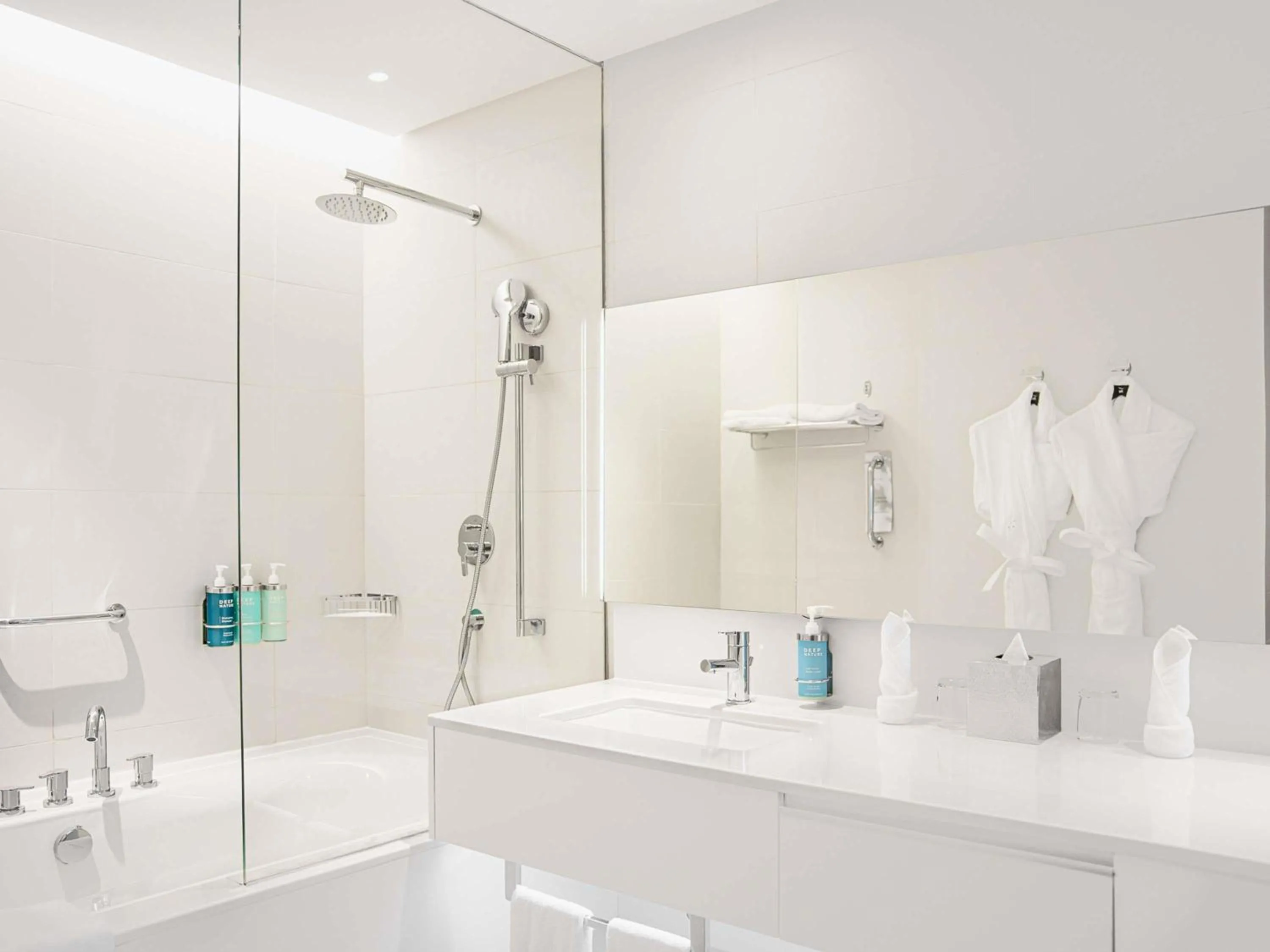 Bedroom in Novotel Muscat Airport