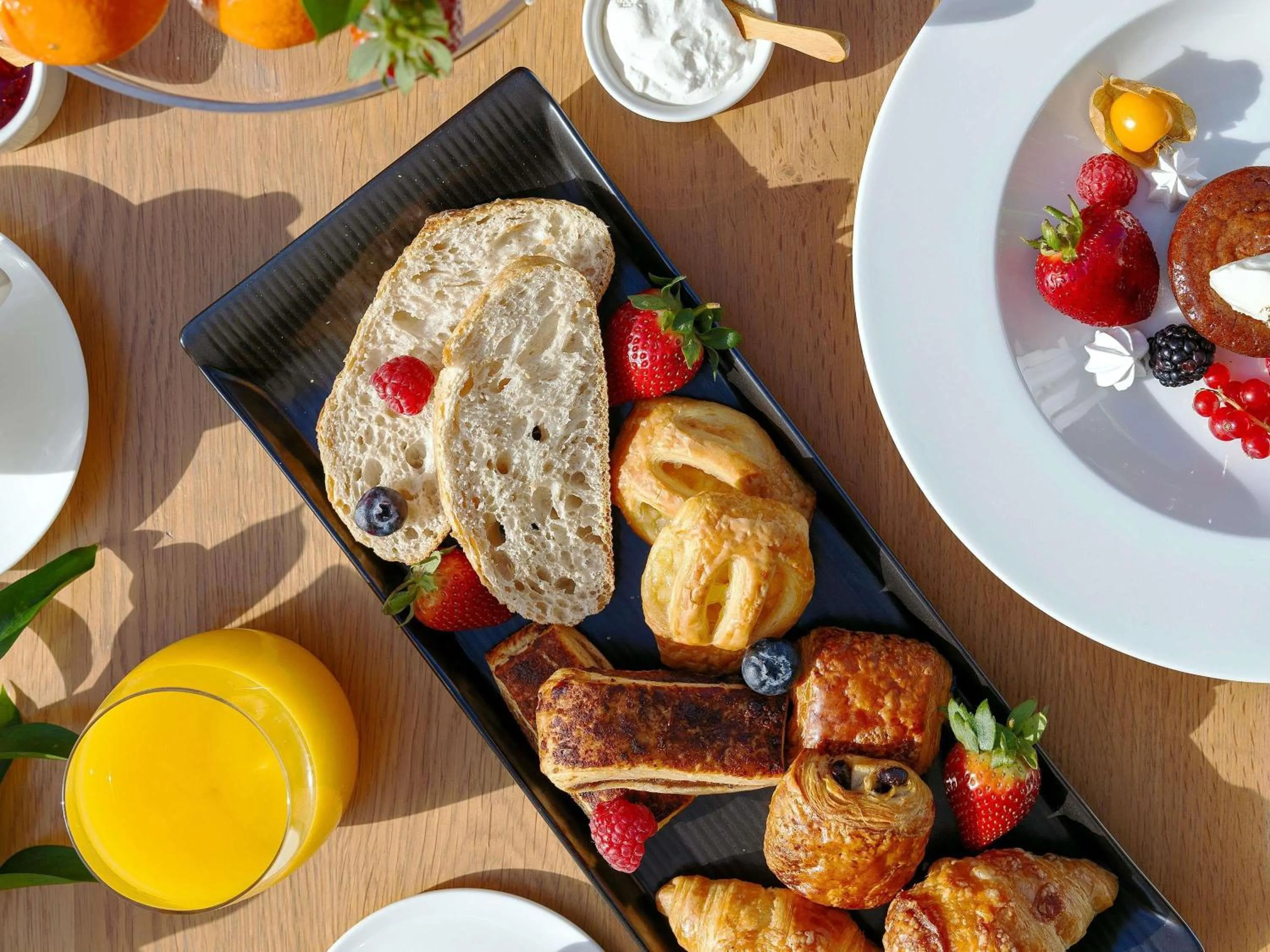 Bedroom in Novotel Muscat Airport