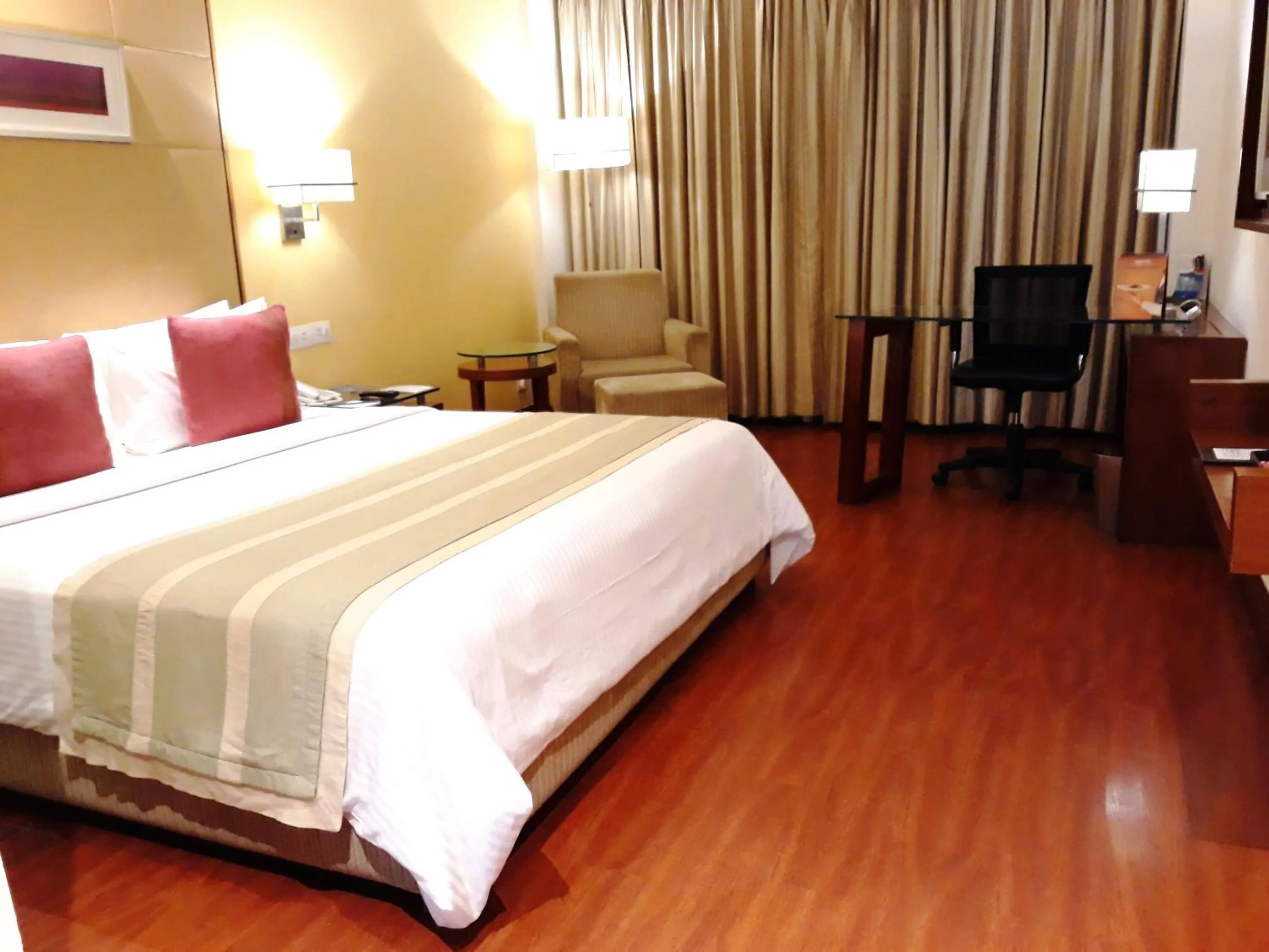 Bedroom, Bed in Park Inn Gurgaon