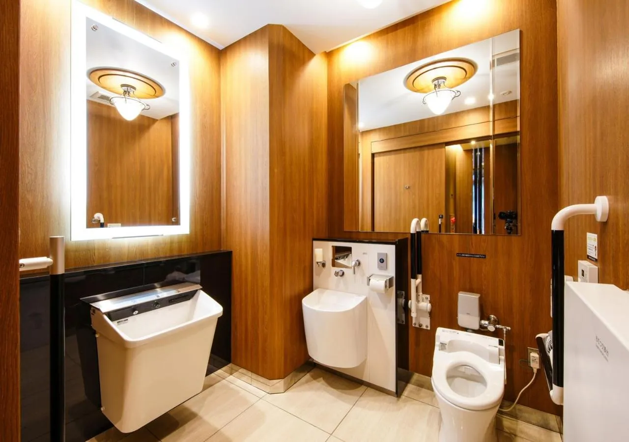 Toilet in APA Hotel Midosuji Honmachi Ekihigashi