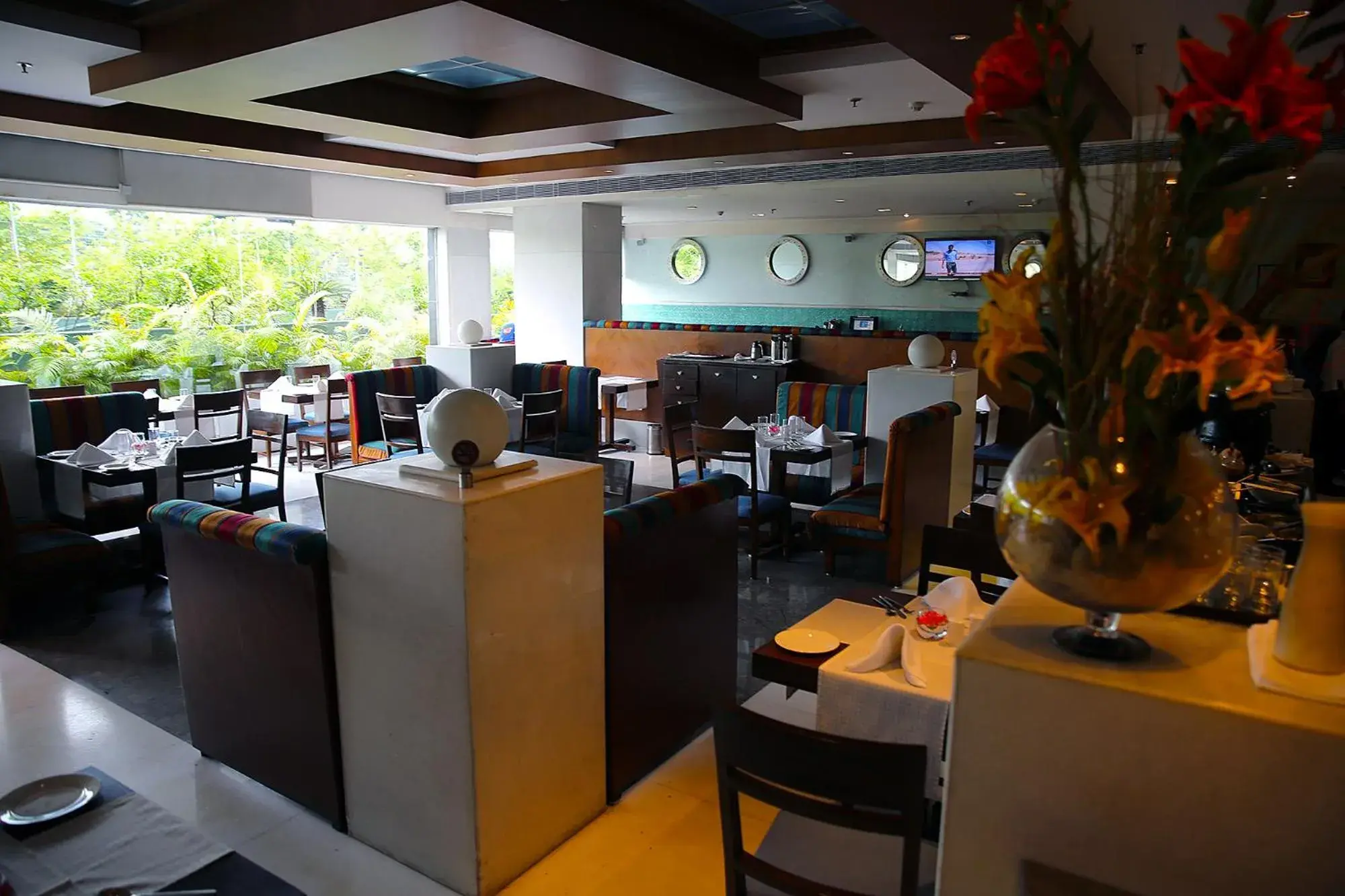 Restaurant/places to eat in Peerless Hotel Kolkata Restaurant/places to eat in Peerless Hotel Kolkata