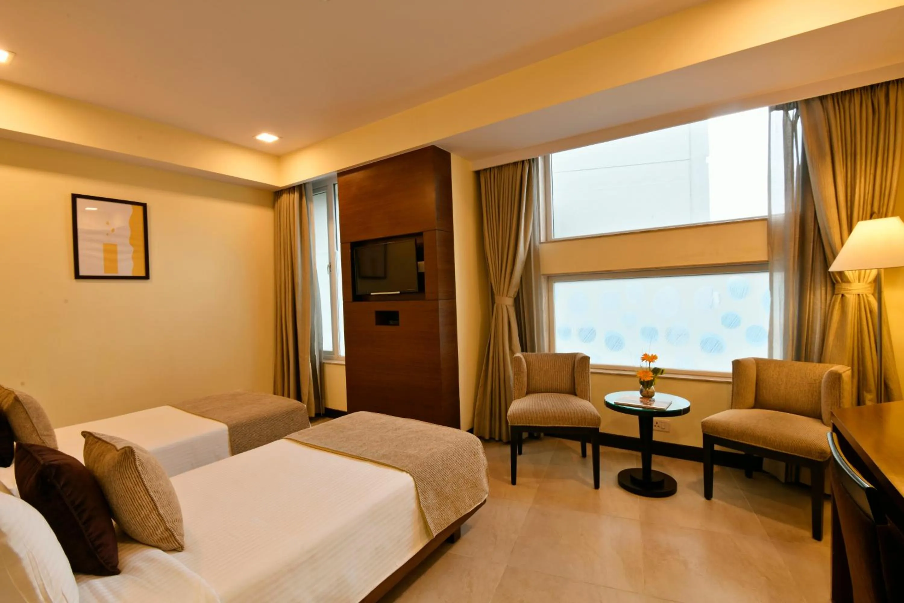 Bedroom, Bed in Peerless Hotel Kolkata