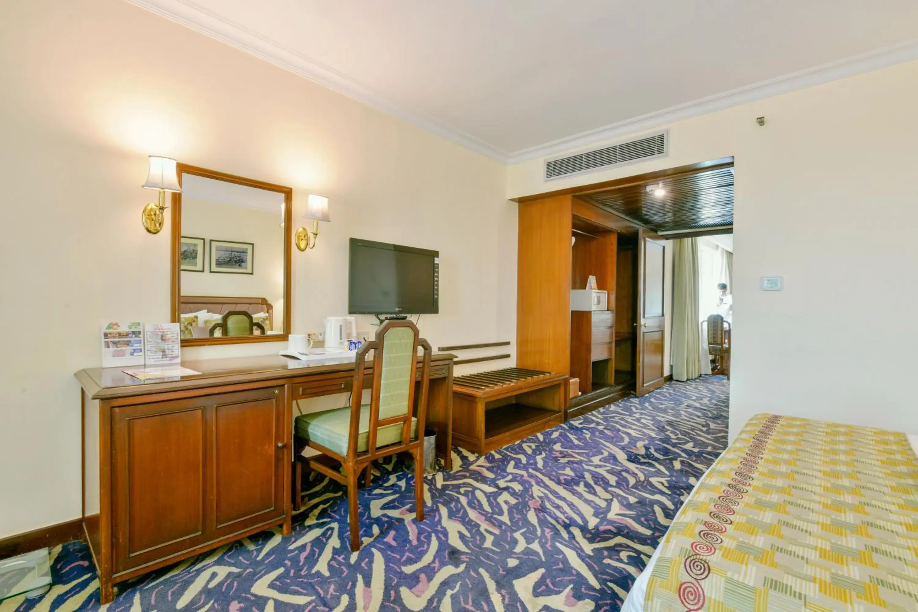 View (from property/room), Bed in Peerless Hotel Kolkata View (from property/room), Bed in Peerless Hotel Kolkata