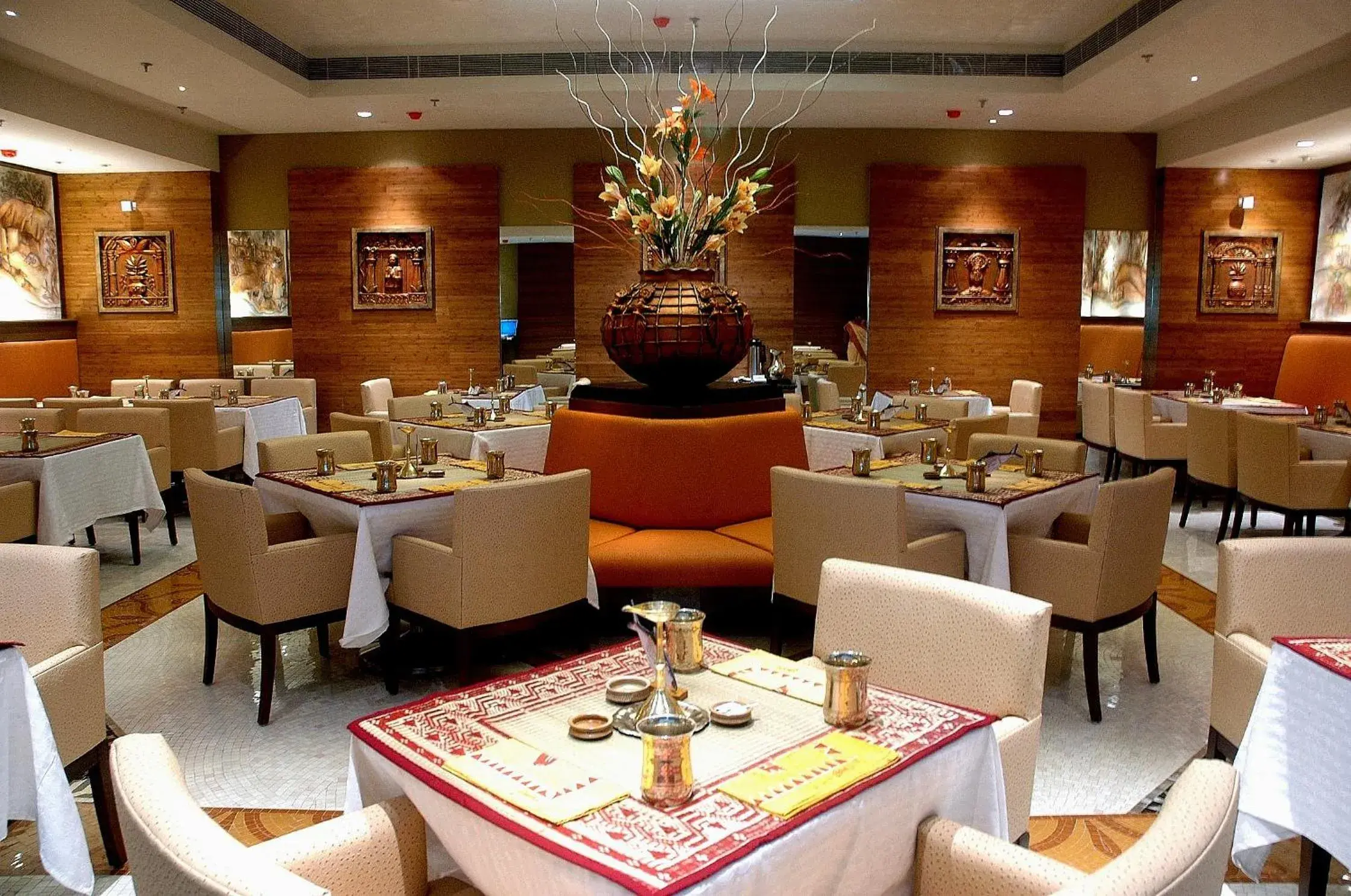 Restaurant/places to eat in Peerless Hotel Kolkata Restaurant/places to eat in Peerless Hotel Kolkata