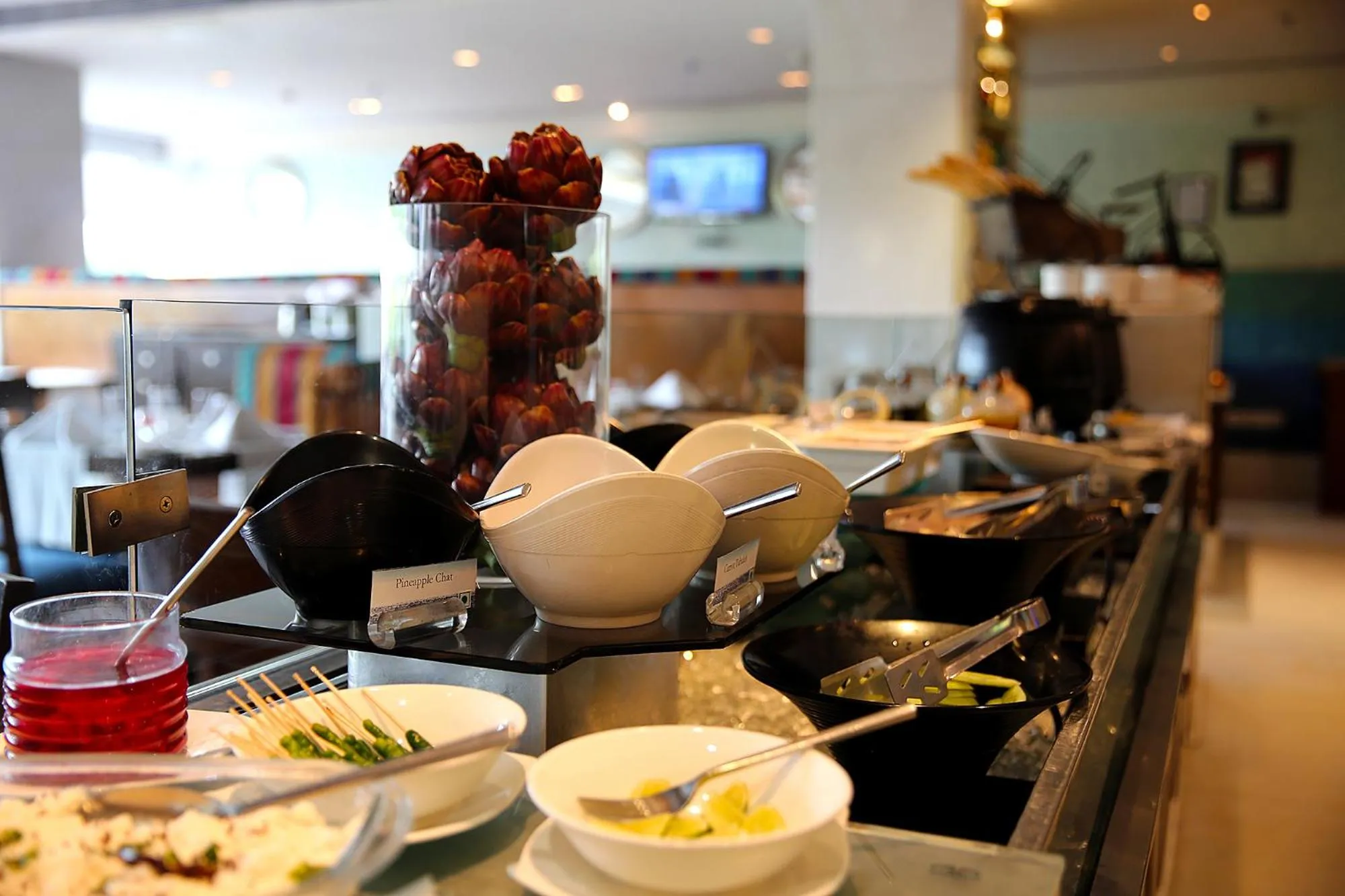 Restaurant/places to eat in Peerless Hotel Kolkata