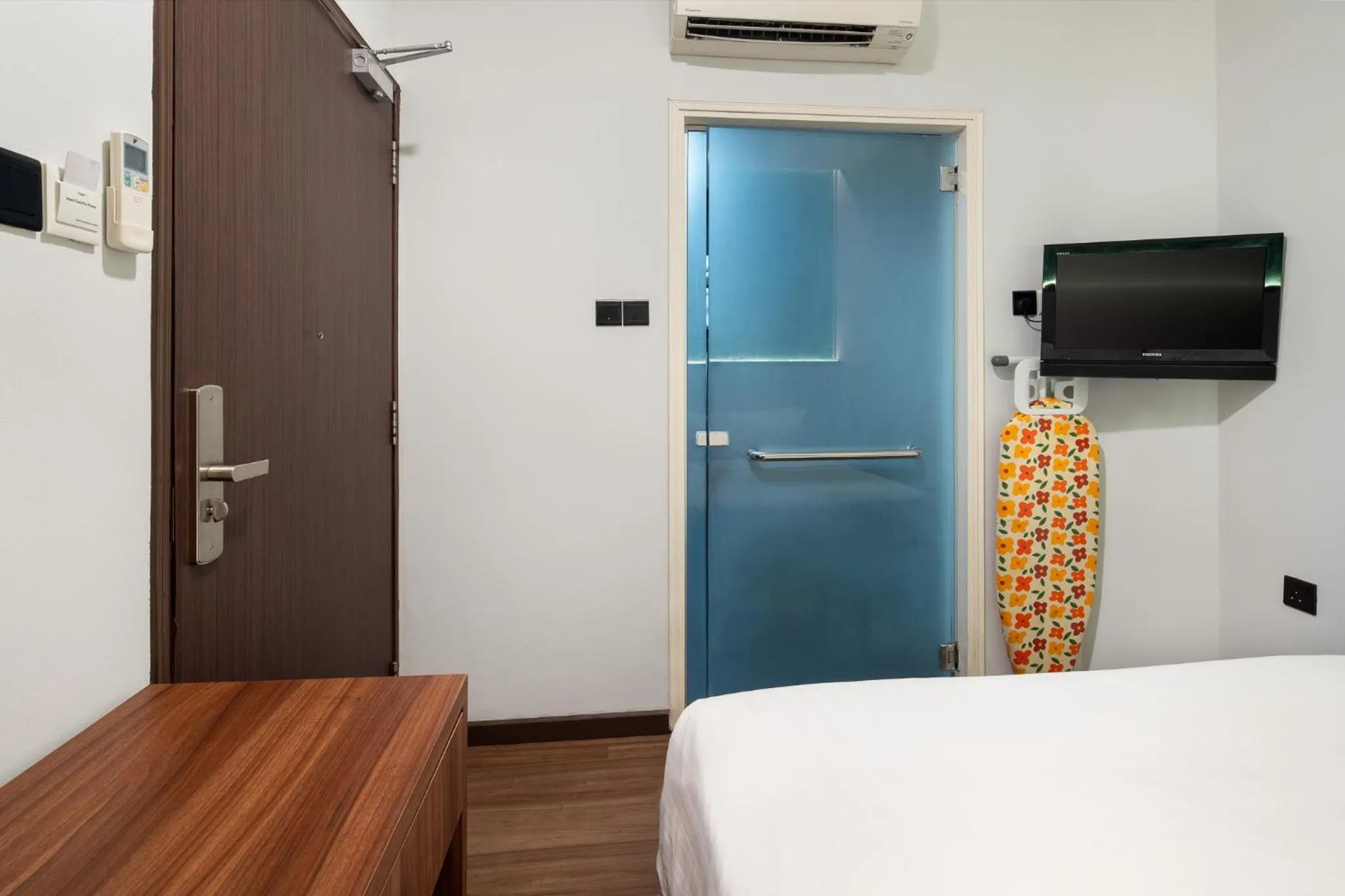 Bed in The Quay Hotel West Coast