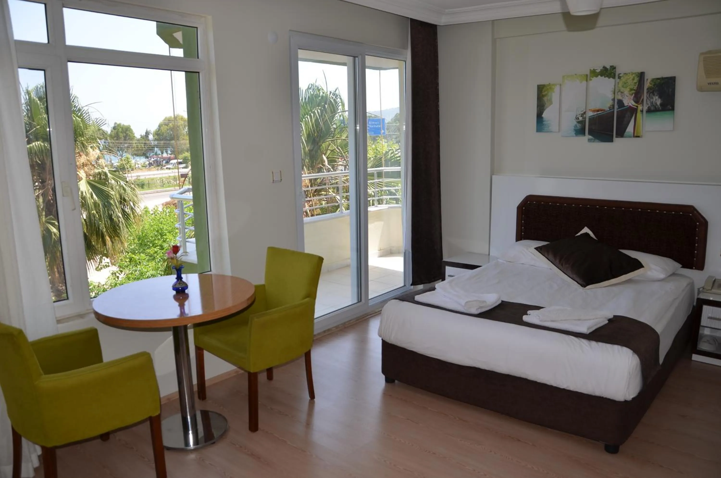 Photo of the whole room, Bed in Hotel Simsek