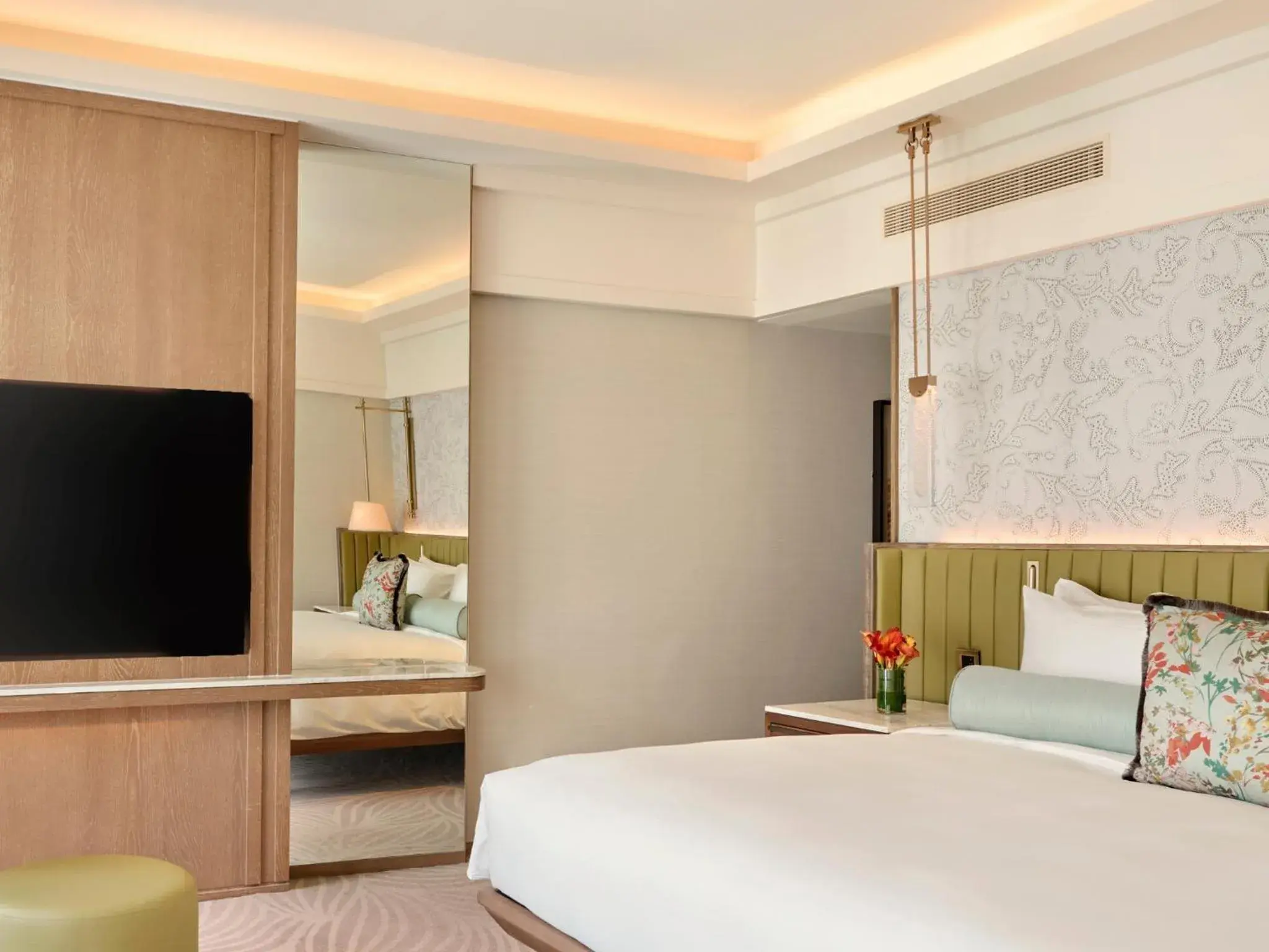 Bed in Mandarin Oriental, Singapore Bed in Mandarin Oriental, Singapore