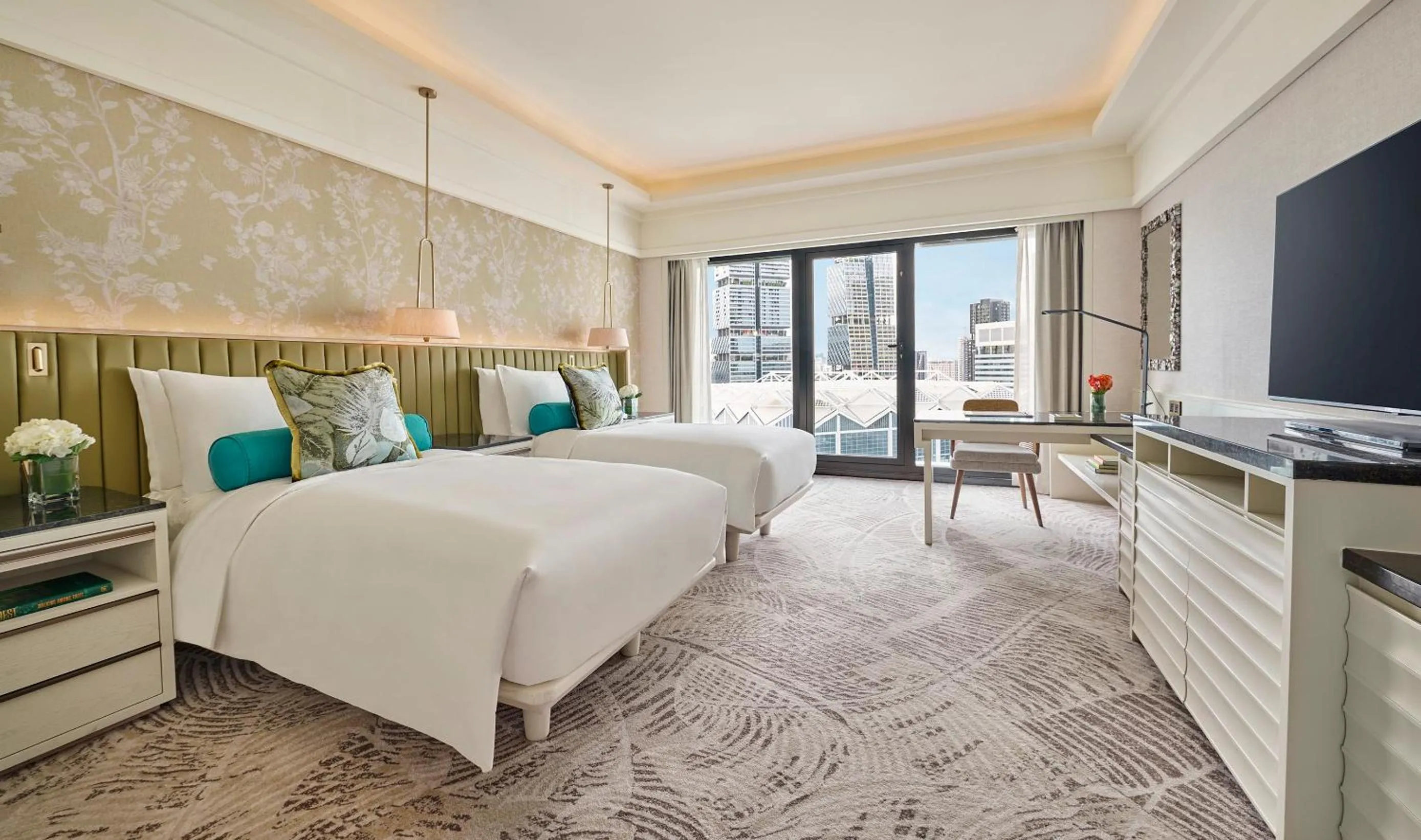 Bedroom, Bed in Mandarin Oriental, Singapore