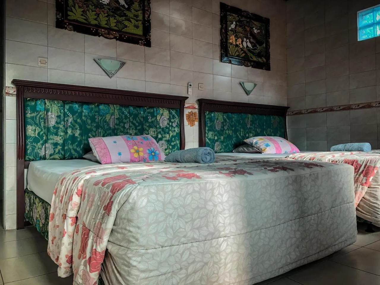 Bed in Kerti Beach Bungalow and Restaurant