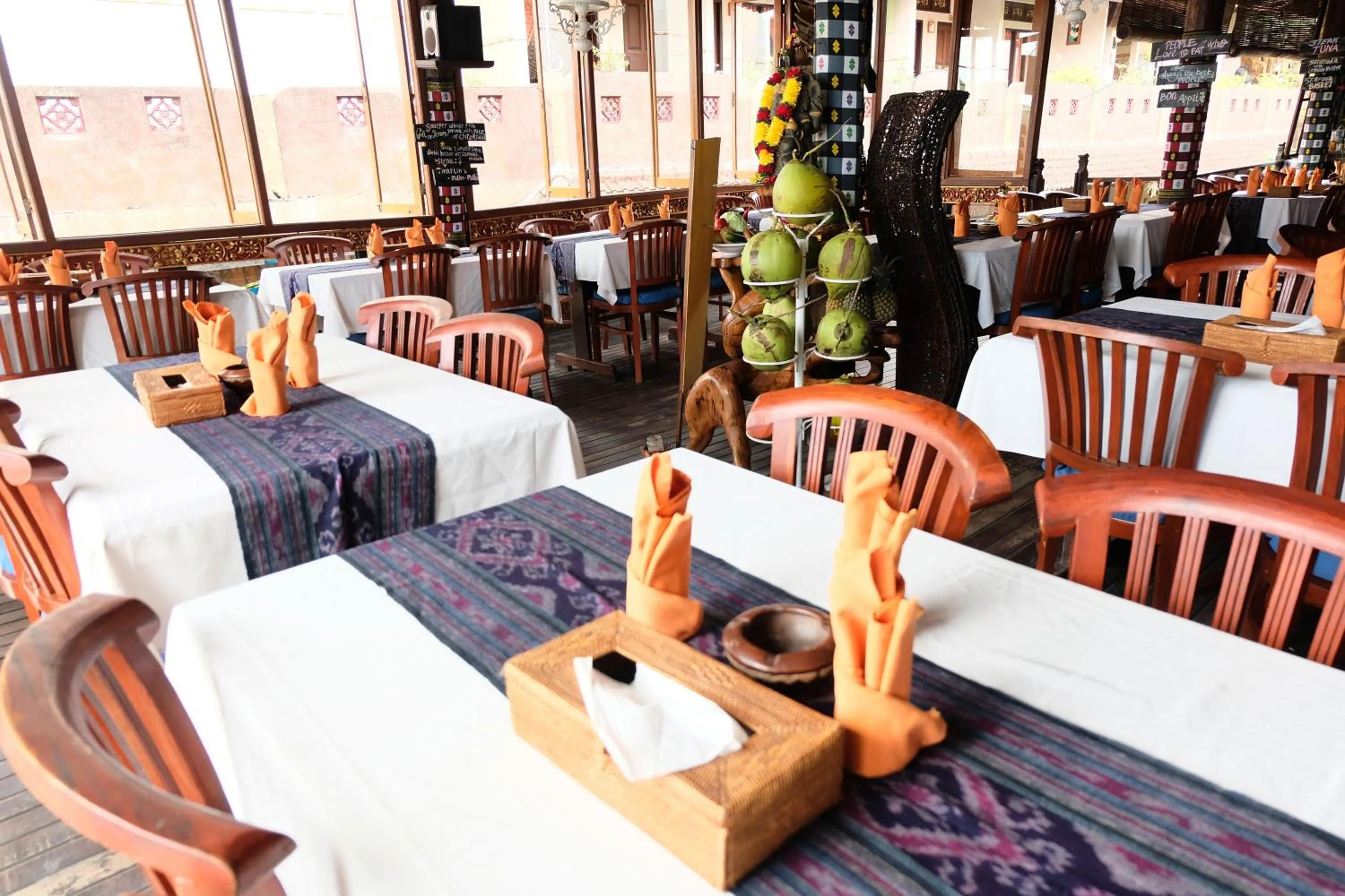 Restaurant/places to eat in Kerti Beach Bungalow and Restaurant