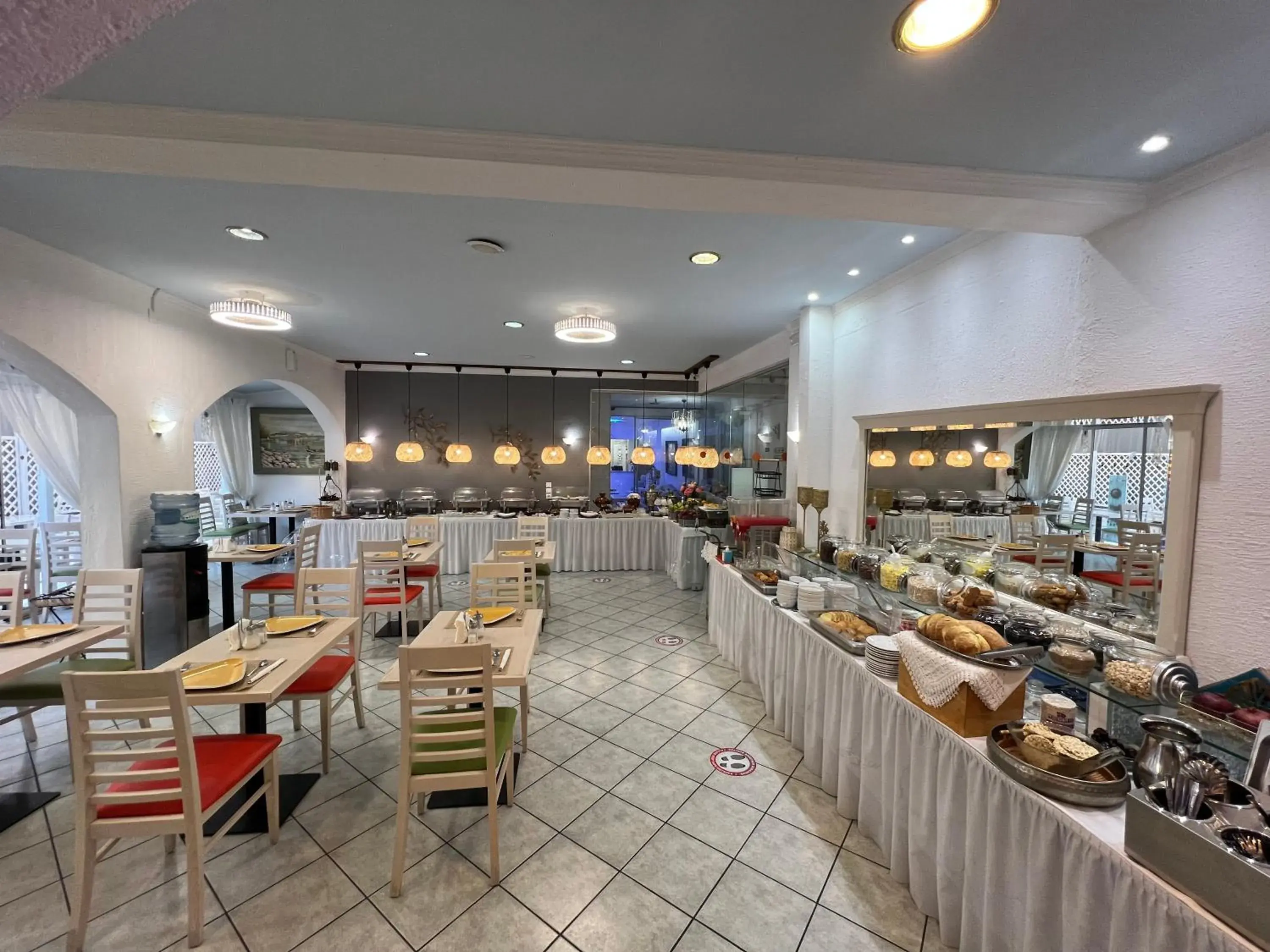 Restaurant/places to eat in Thalia deco City & Beach Hotel Restaurant/places to eat in Thalia deco City & Beach Hotel