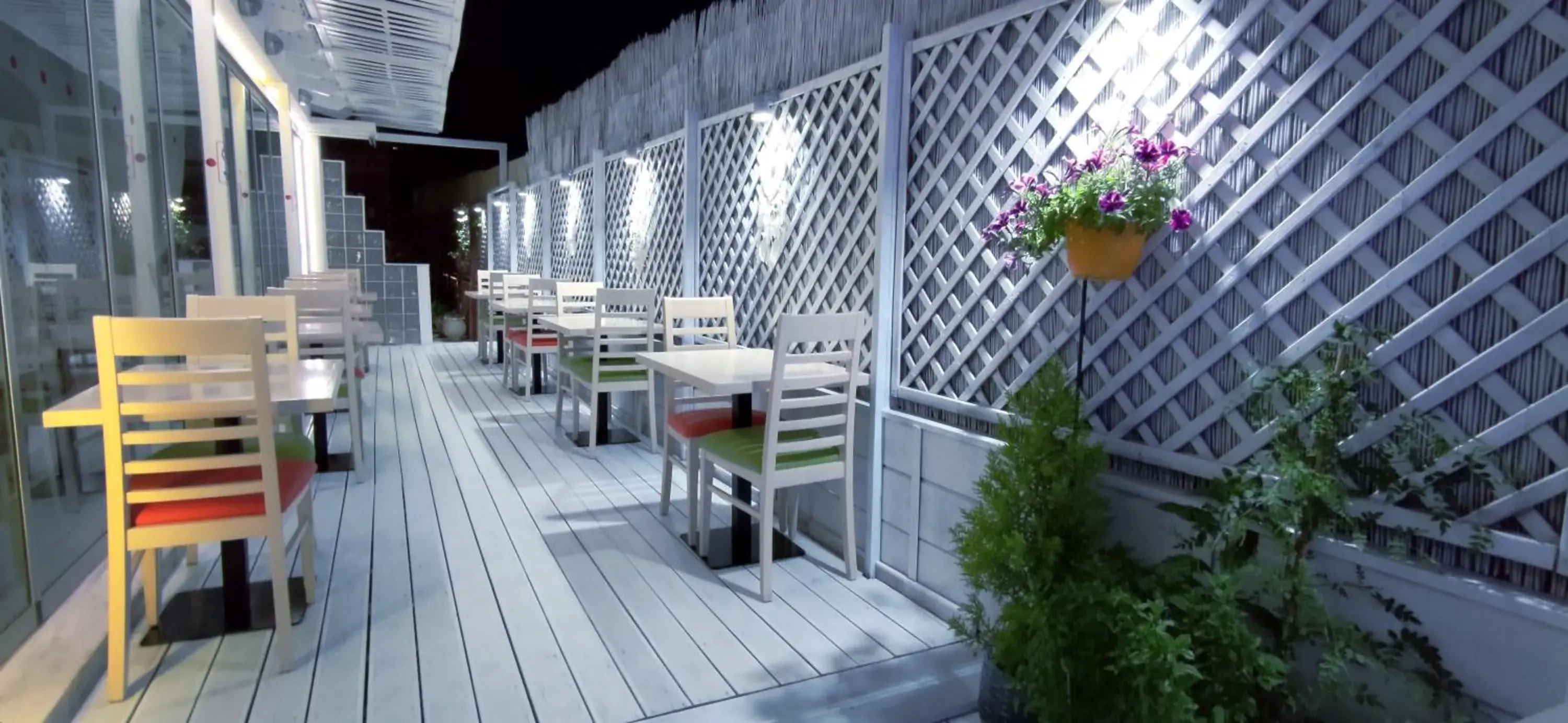 Restaurant/places to eat in Thalia deco City & Beach Hotel Restaurant/places to eat in Thalia deco City & Beach Hotel