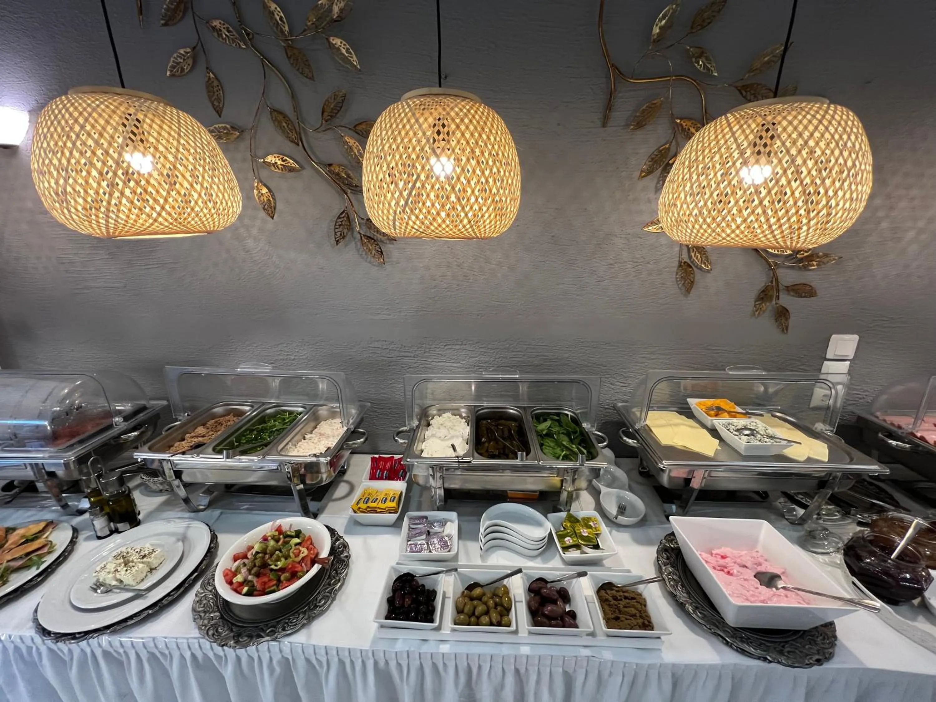 Restaurant/places to eat in Thalia deco City & Beach Hotel