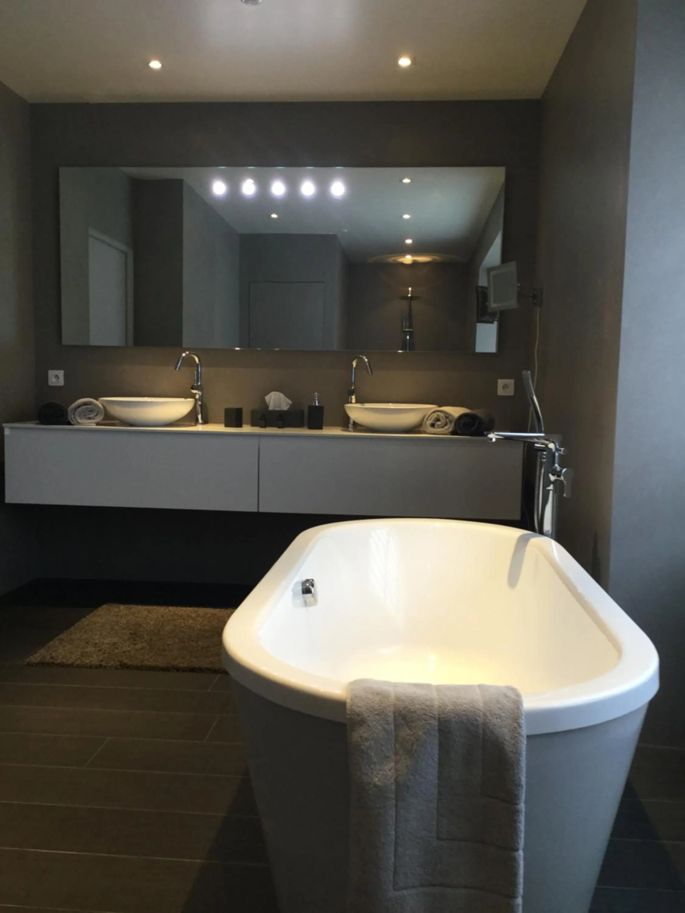 Bathroom in Le Clos d 'Aÿ