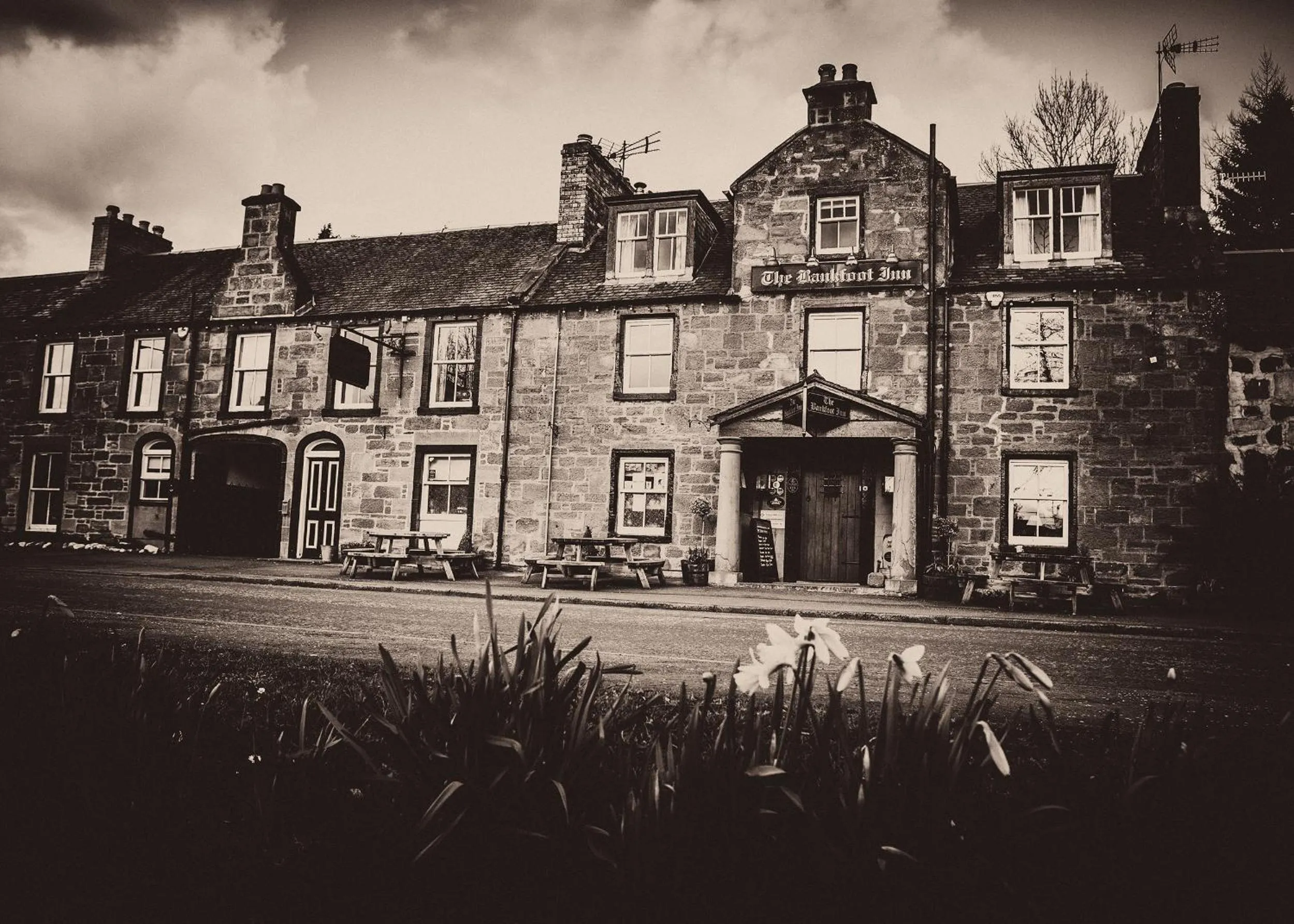 Facade/entrance in Bankfoot Inn