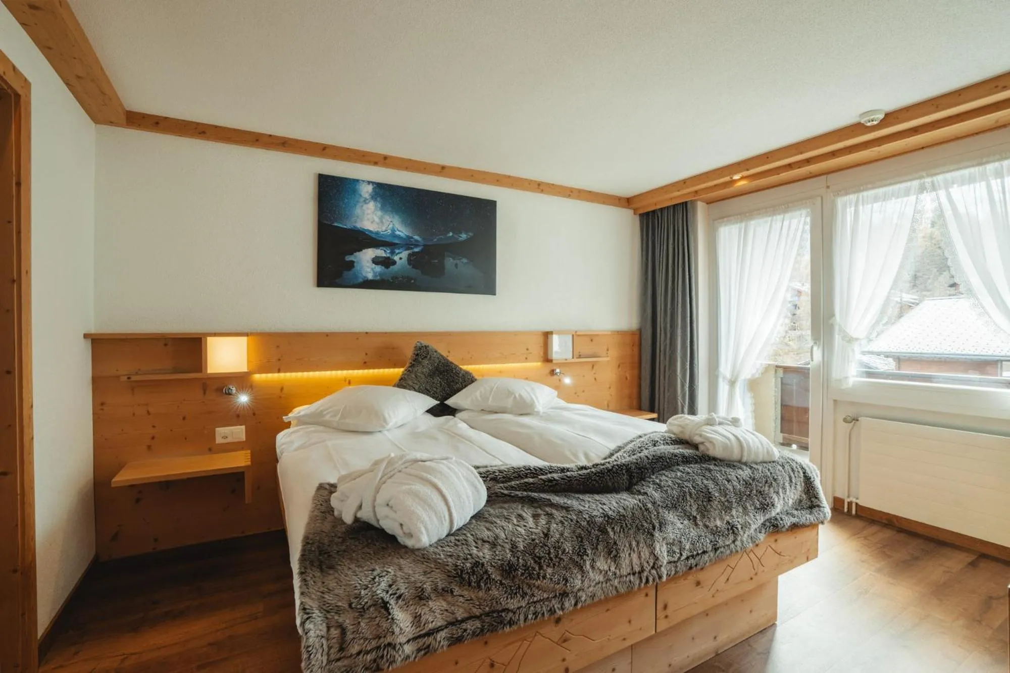 Bedroom, Bed in Hotel Matterhornblick