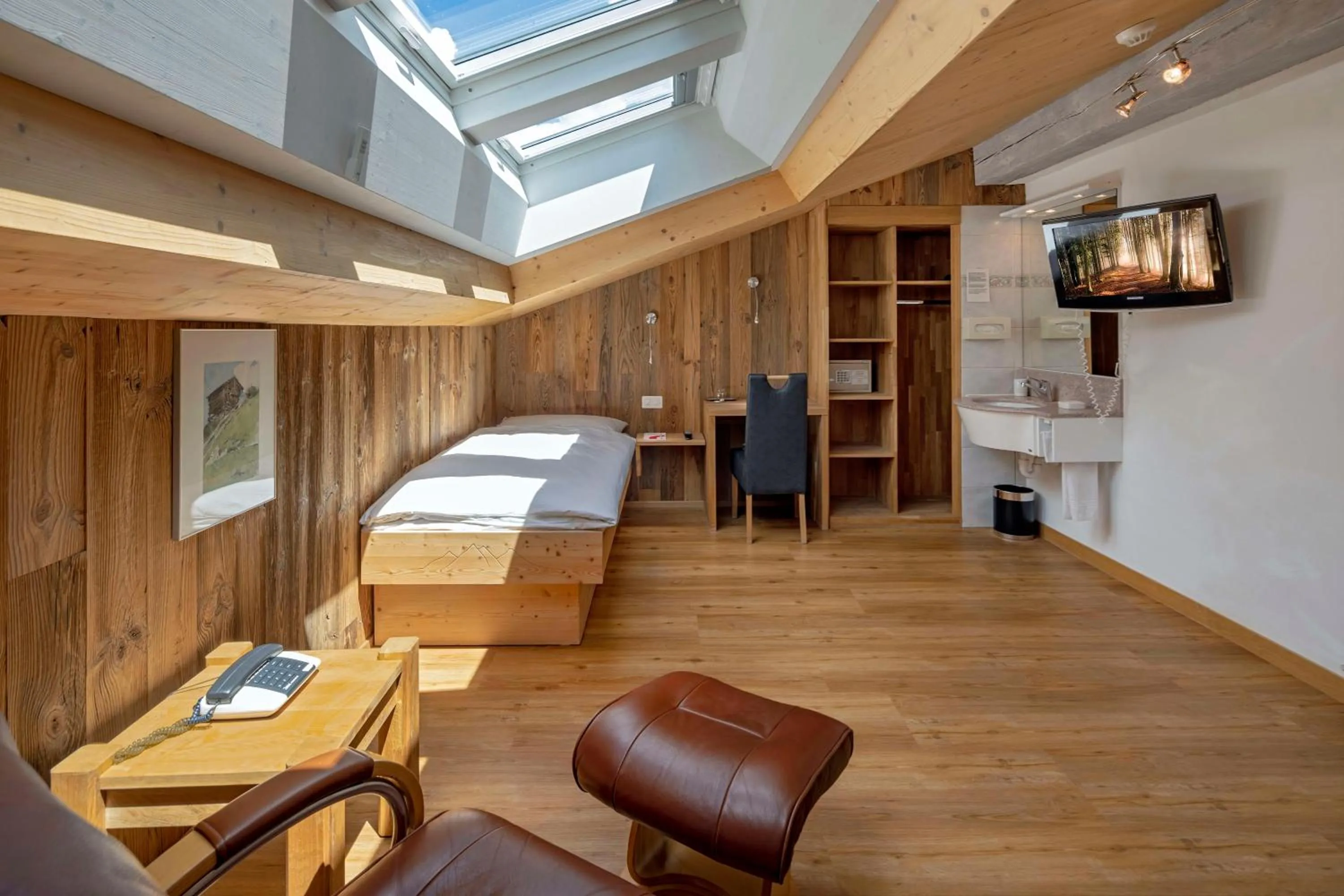Single Room in Hotel Matterhornblick