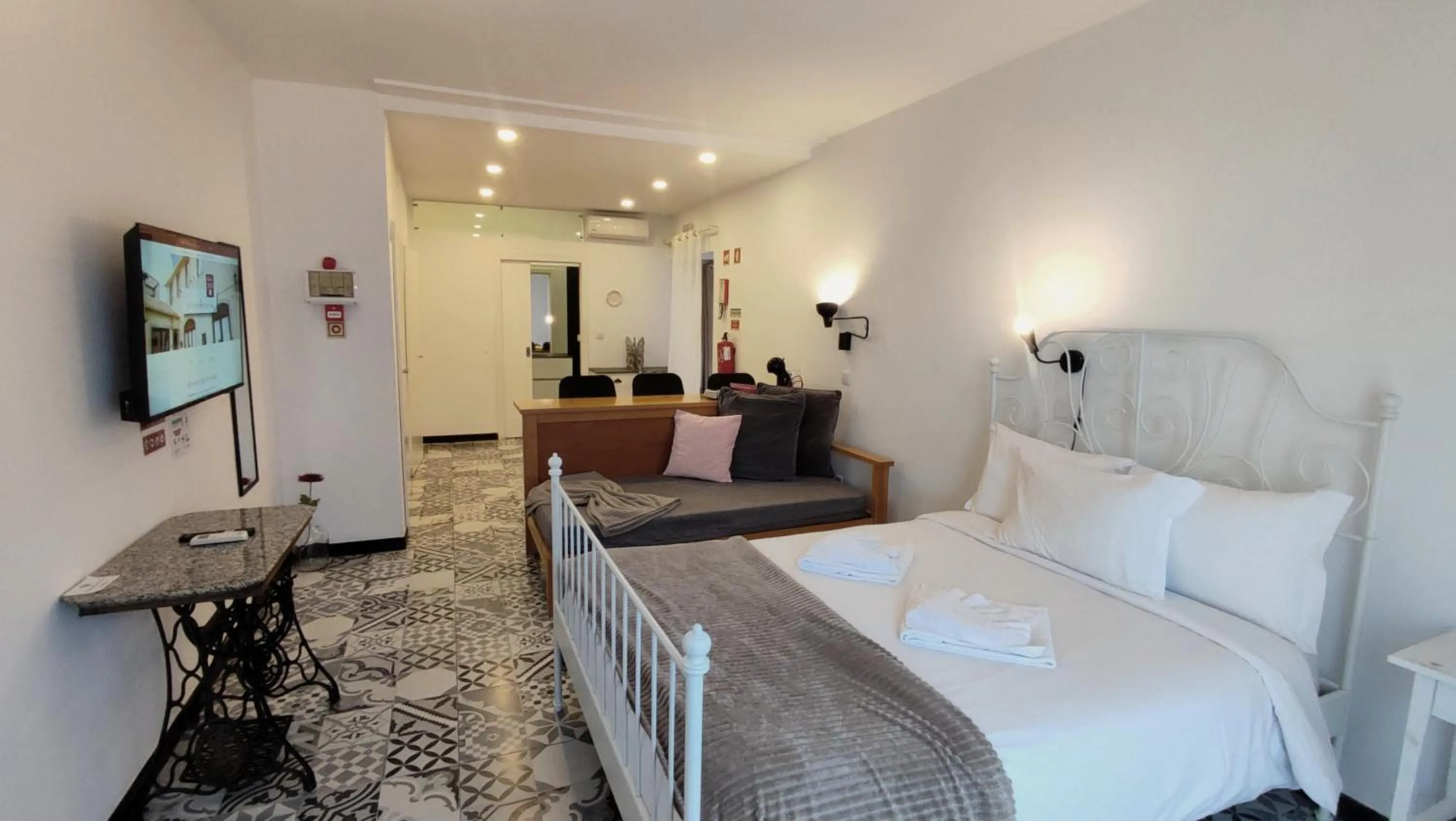 Bedroom, Bed in Villas de Cintra