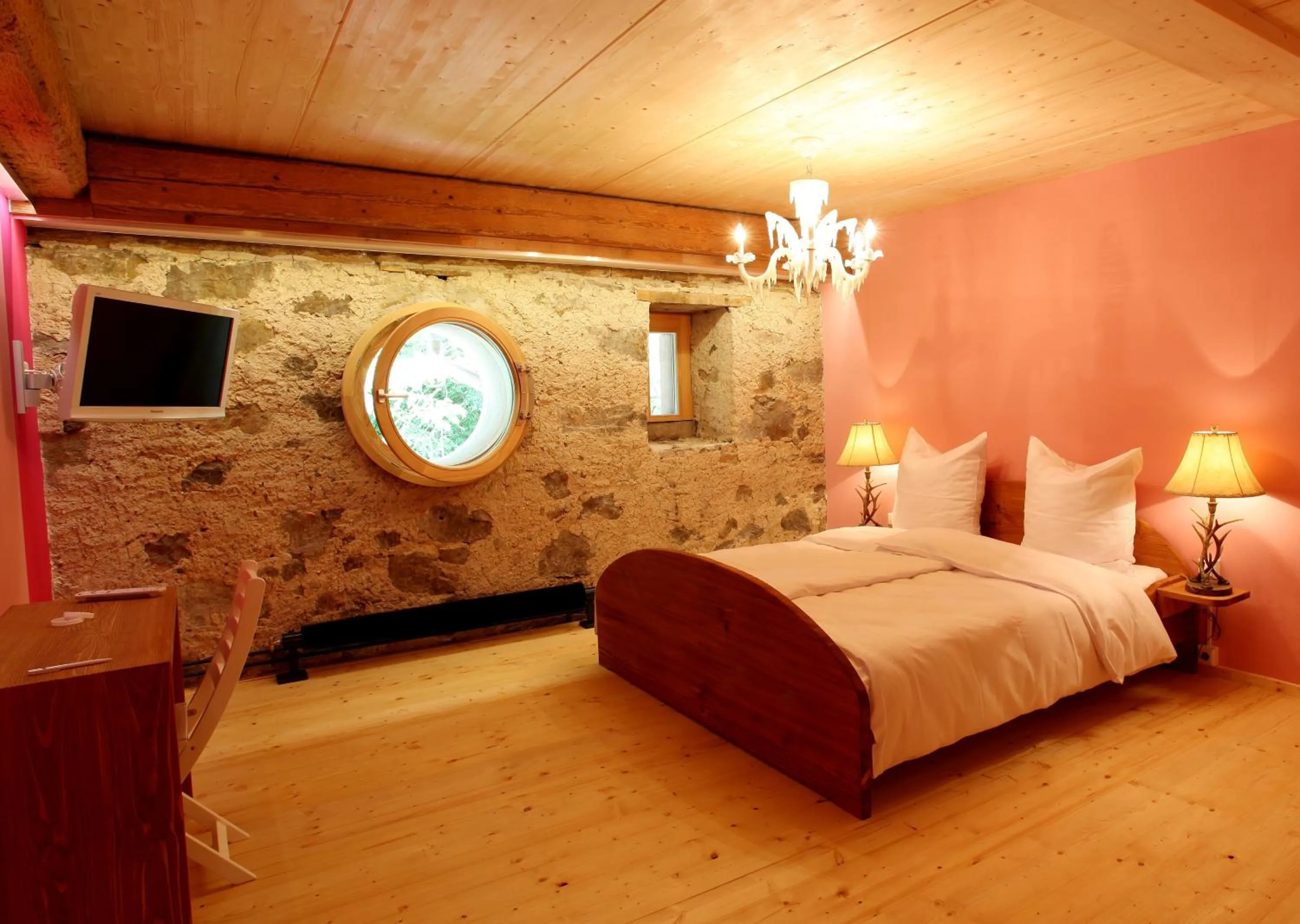 Photo of the whole room, Bed in hotel rainhof scheune & naturpark restaurant (Kirchzarten)