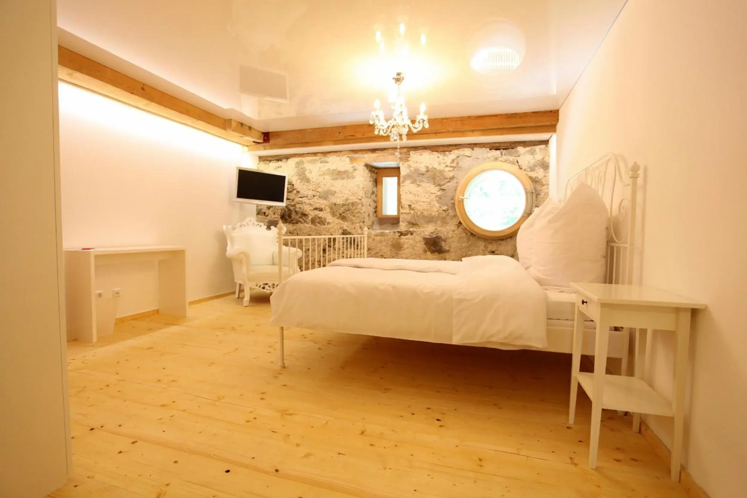 Comfort Double Room in hotel rainhof scheune & naturpark restaurant (Kirchzarten) Comfort Double Room in hotel rainhof scheune & naturpark restaurant (Kirchzarten)