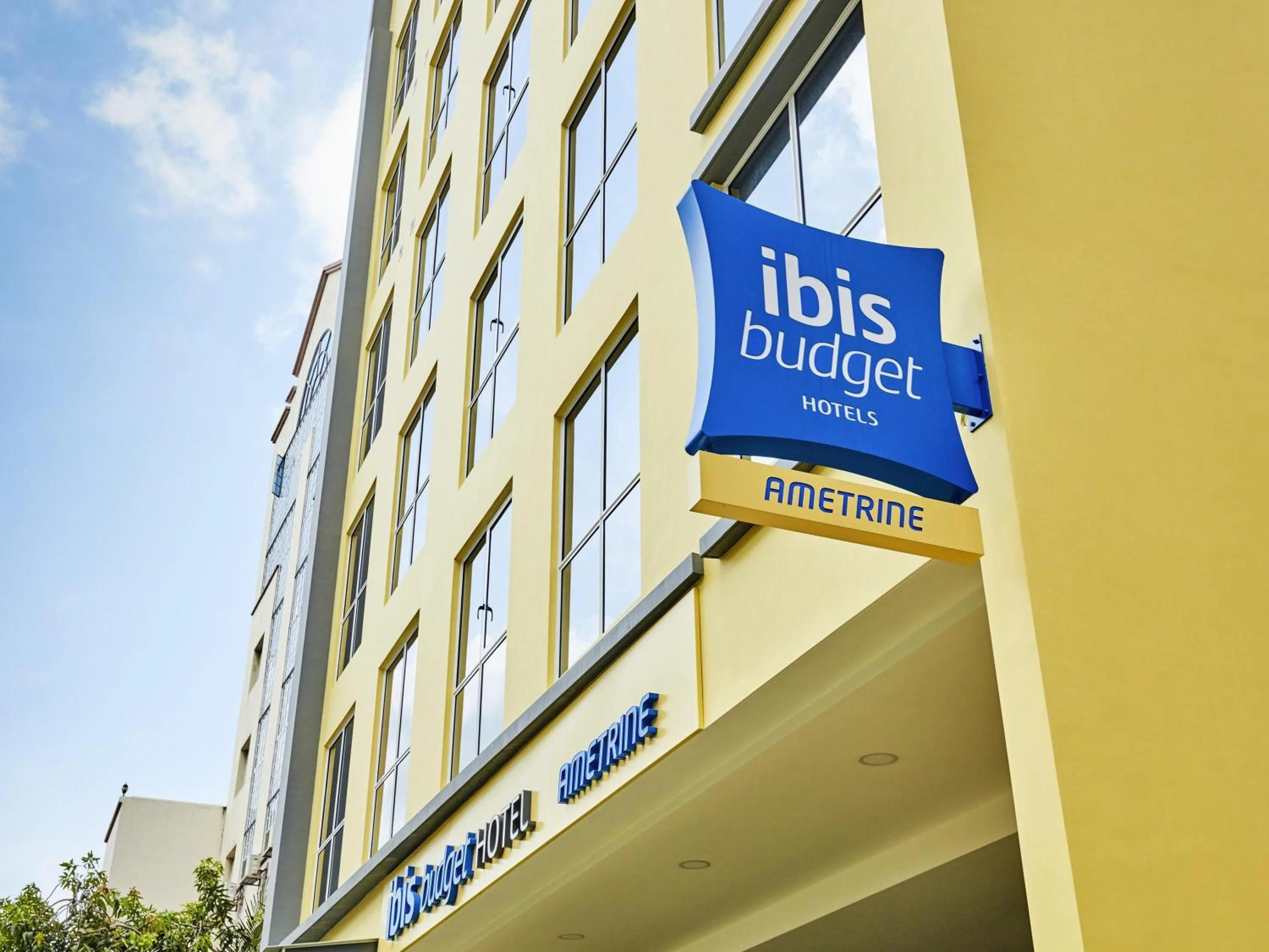 Property building in ibis budget Singapore Ametrine
