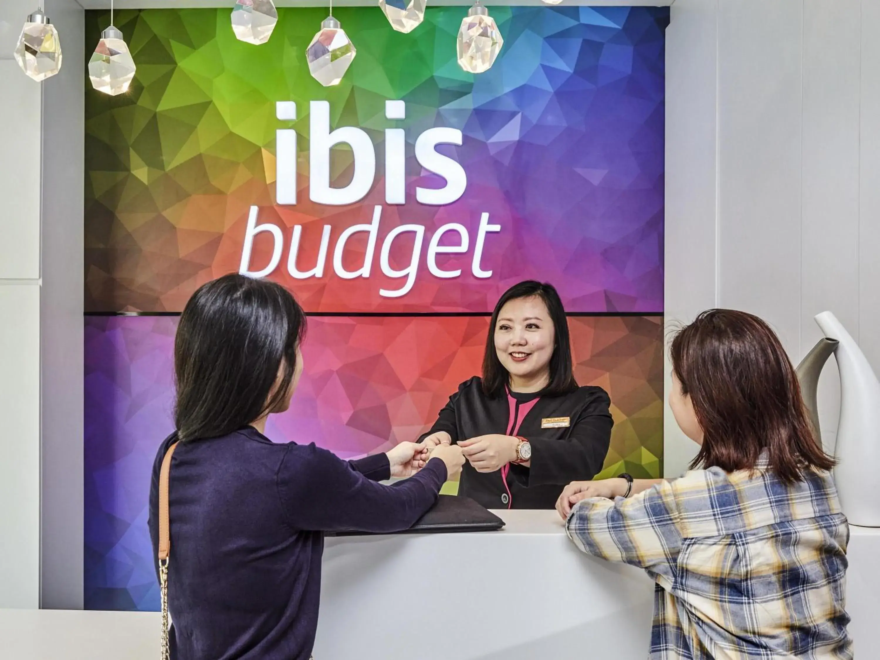 Property building in ibis budget Singapore Ametrine Property building in ibis budget Singapore Ametrine
