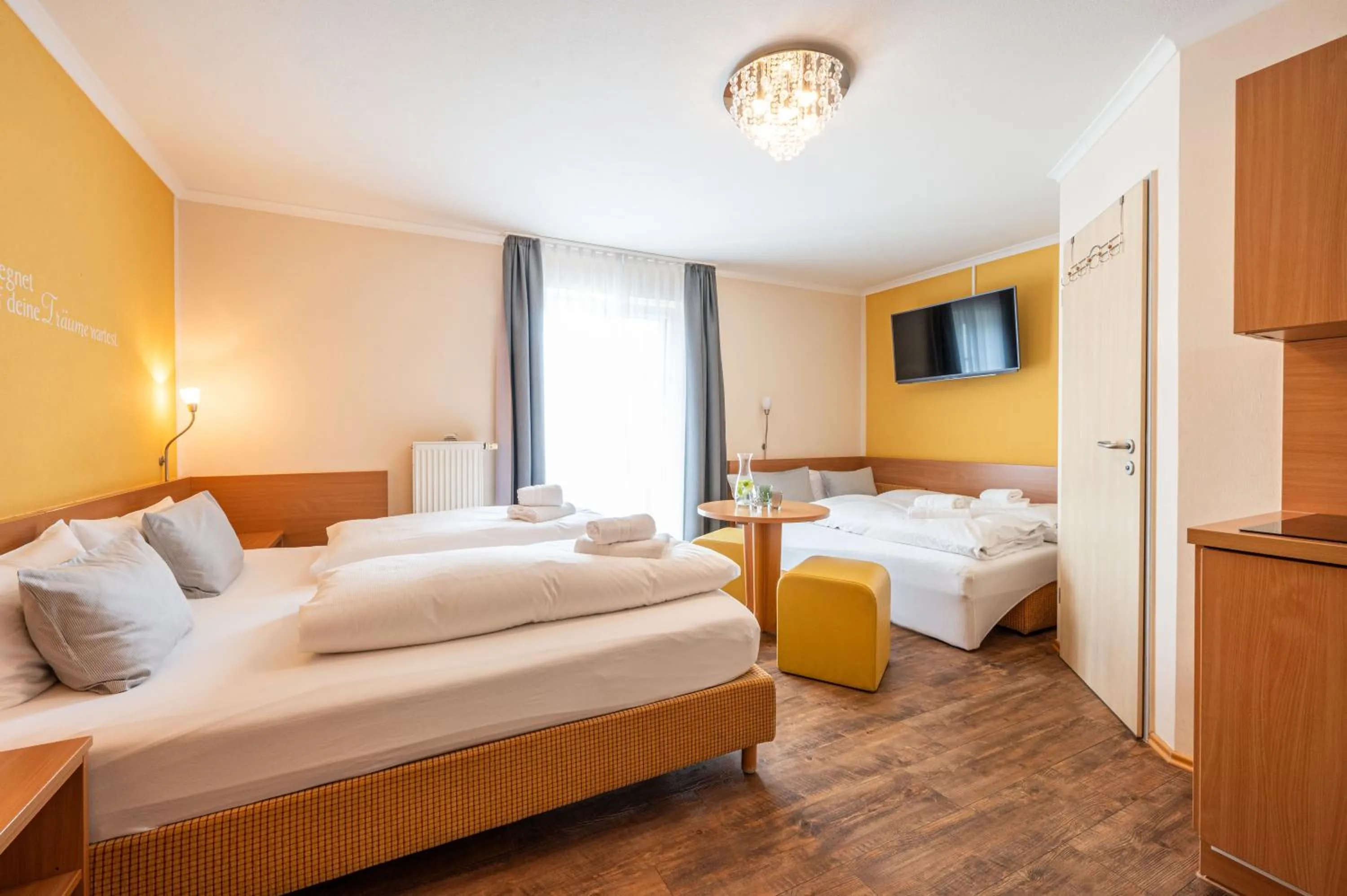 Bed in Gästehaus Zehmerhof bei Erding