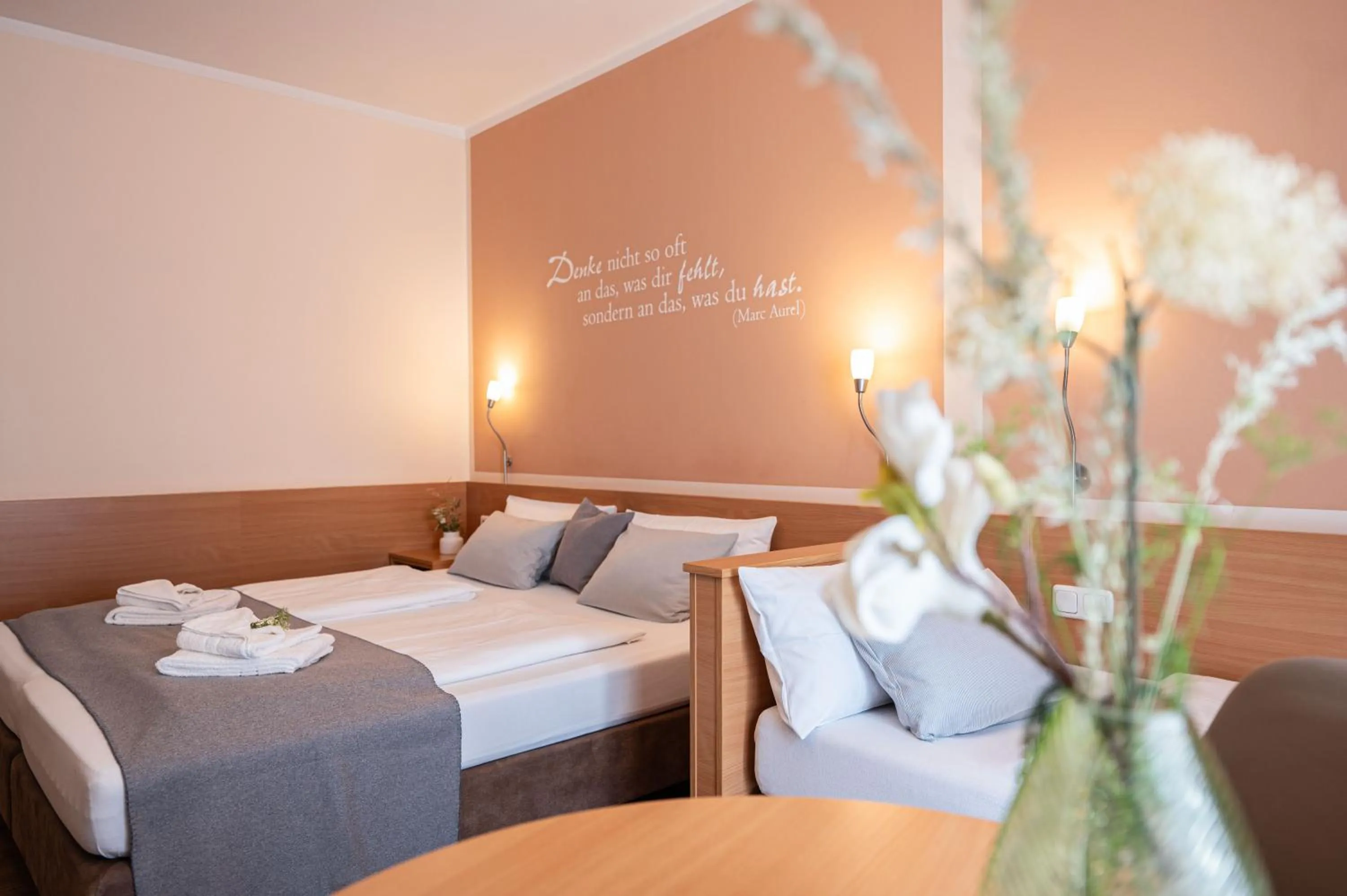 Bed in Gästehaus Zehmerhof bei Erding