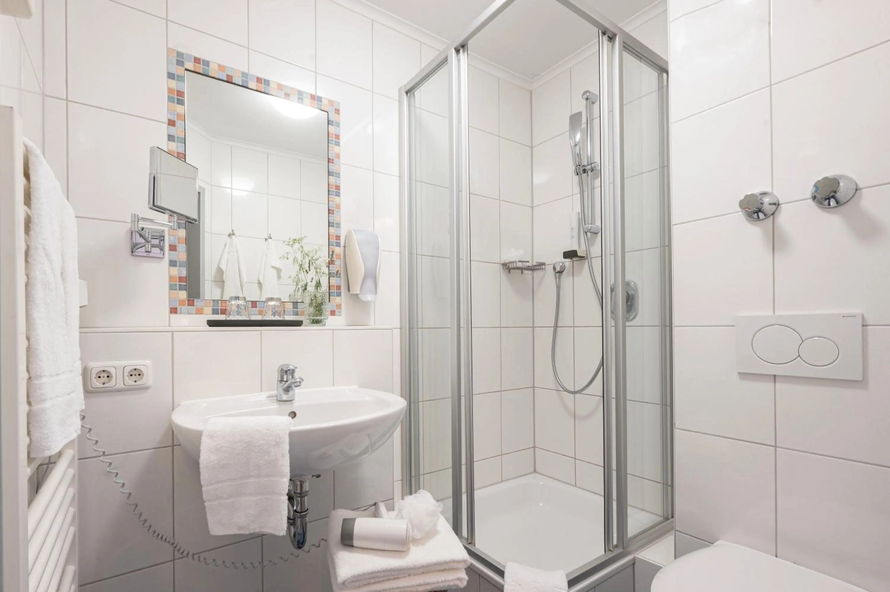 Shower in Gästehaus Zehmerhof bei Erding